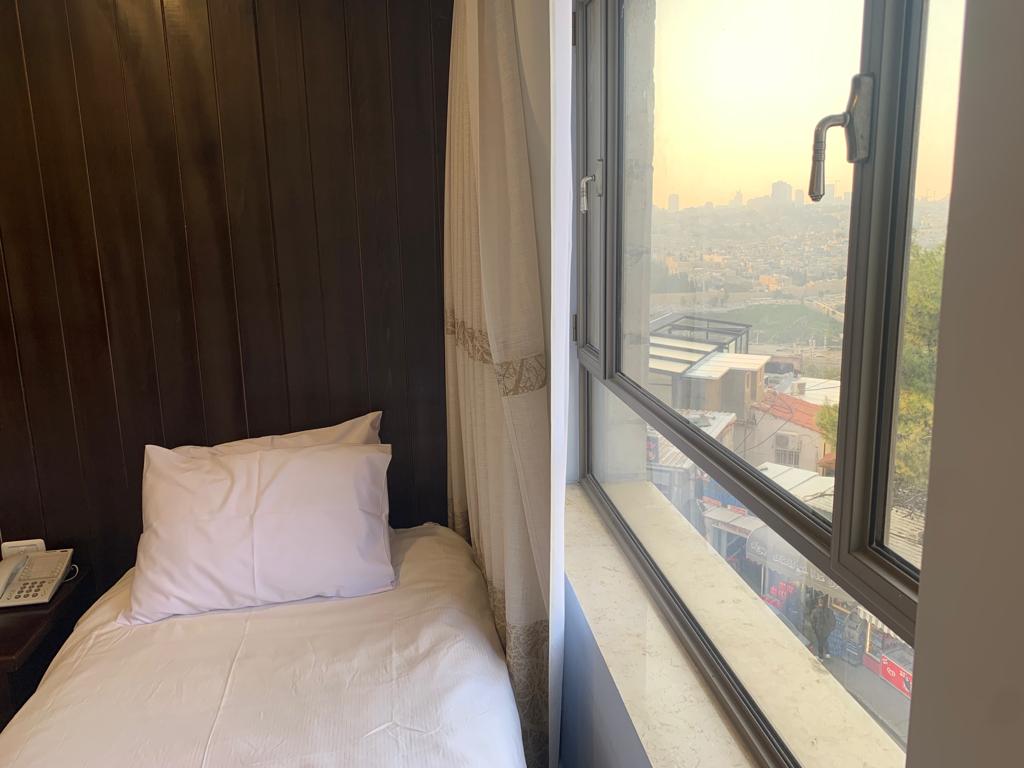 Double or Twin One Bed