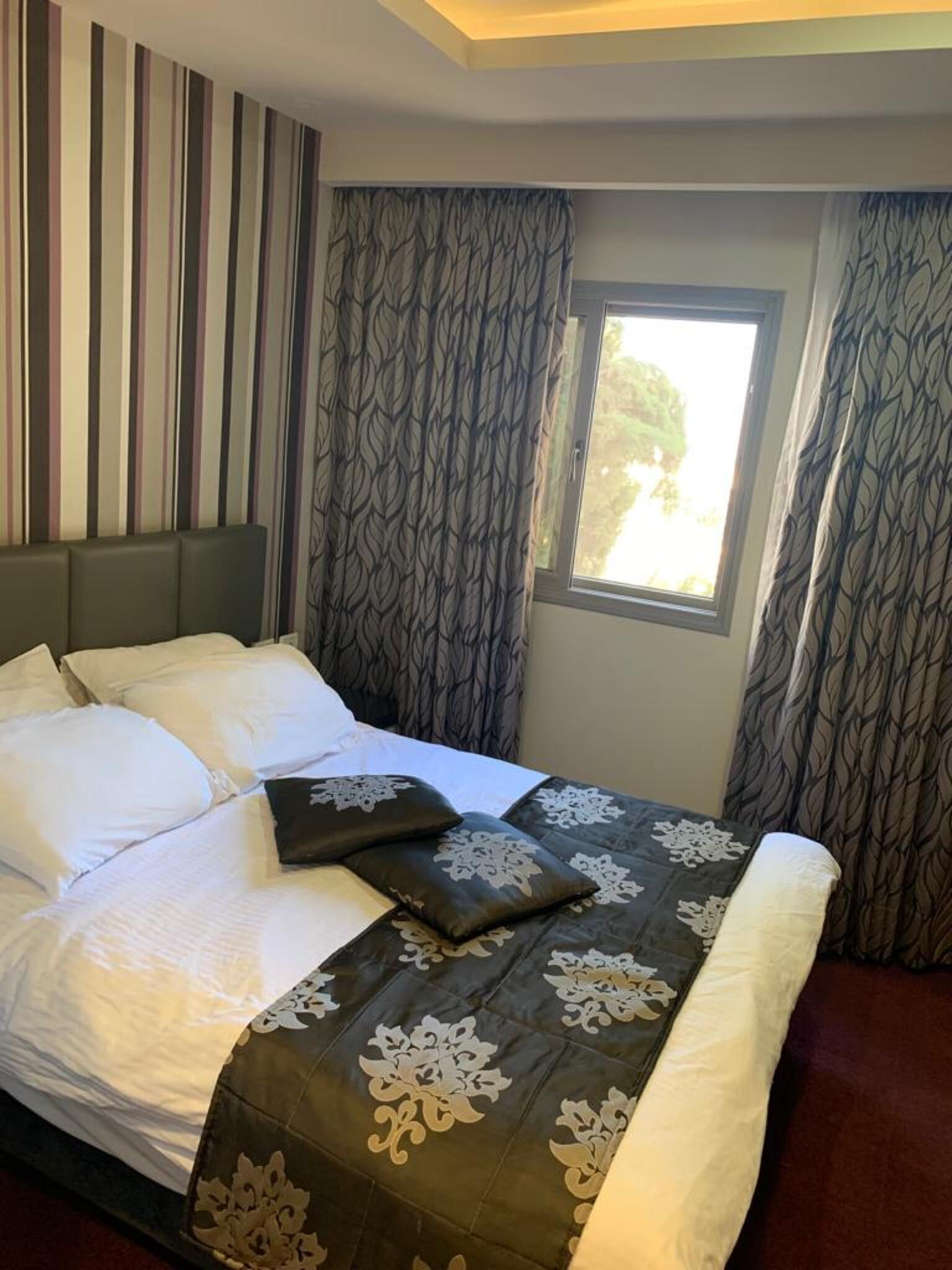 Double or Twin Standard