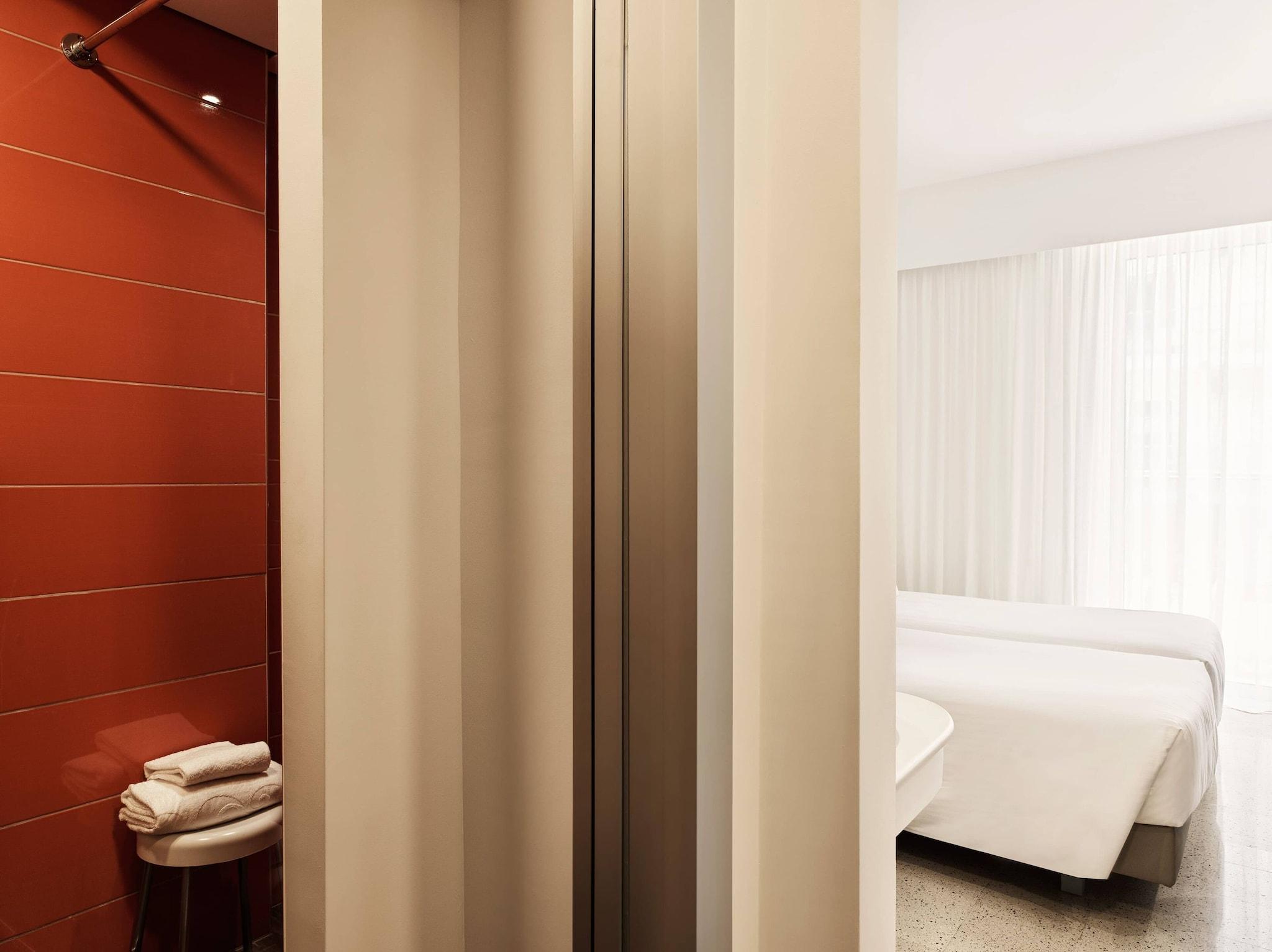 Twin Club with Views