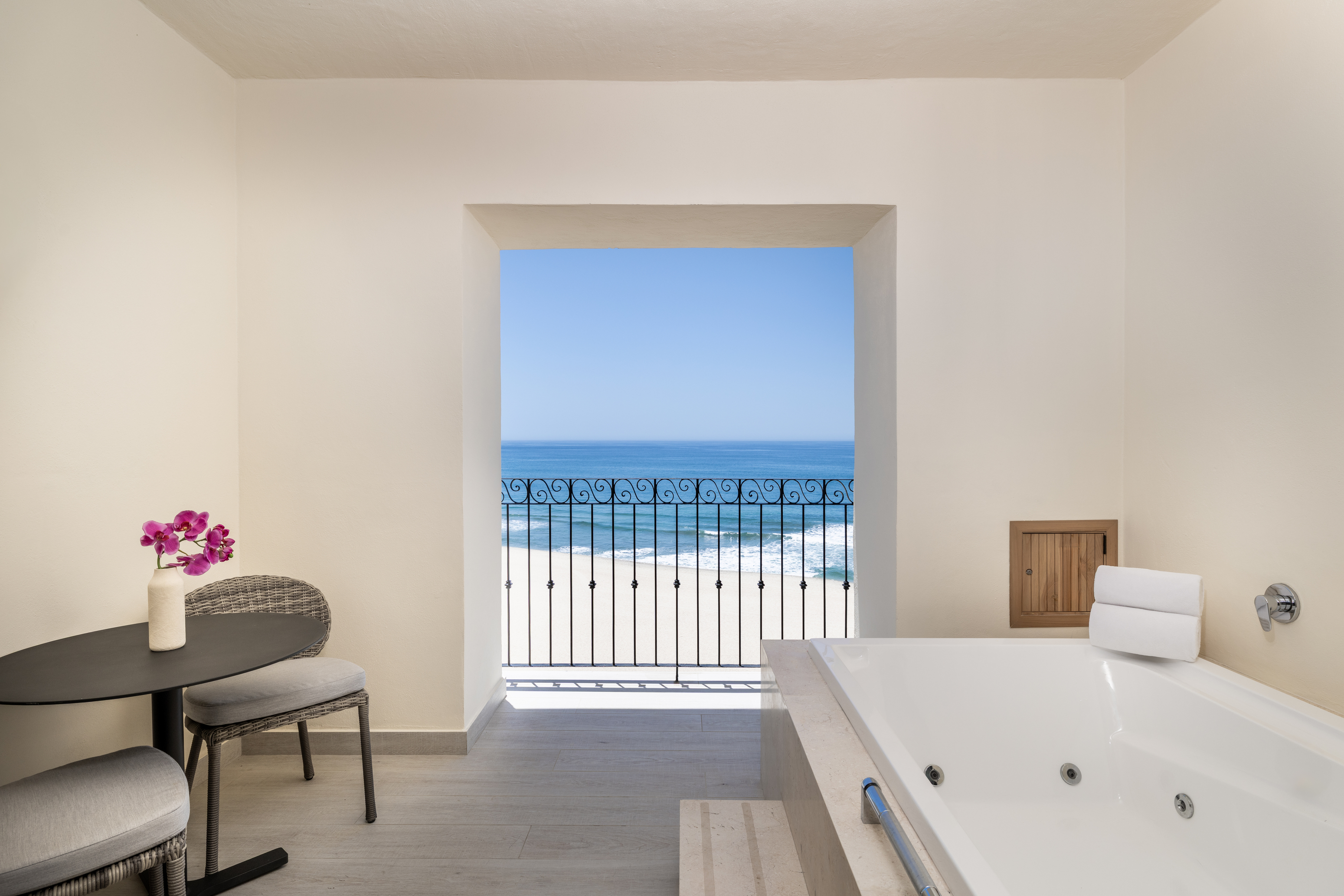 Suite Ocean Front One Bedroom