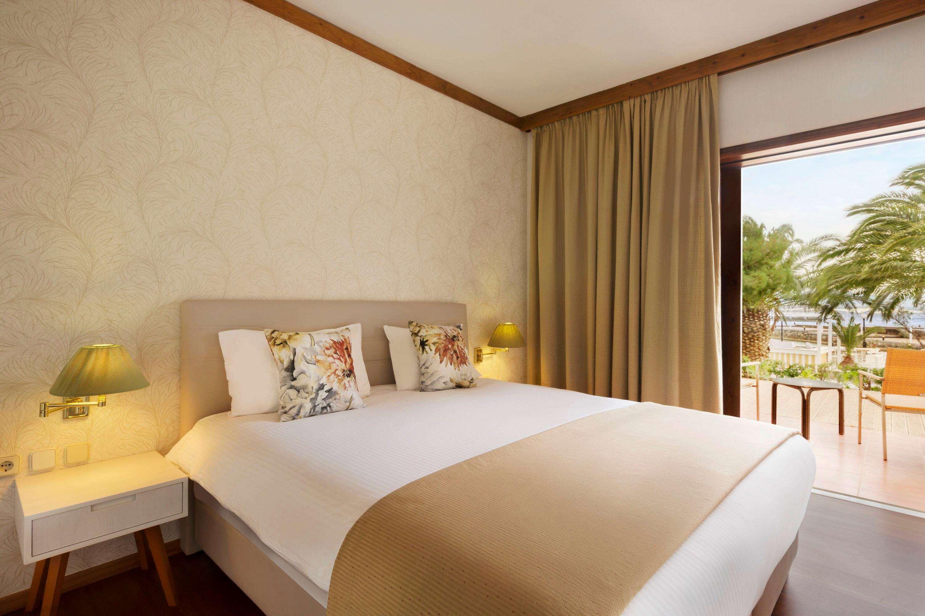 Family Room with Jacuzzi