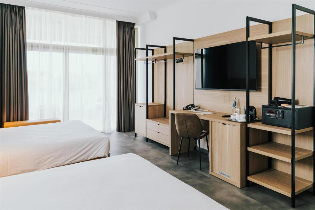 Double or Twin Superior Sea View