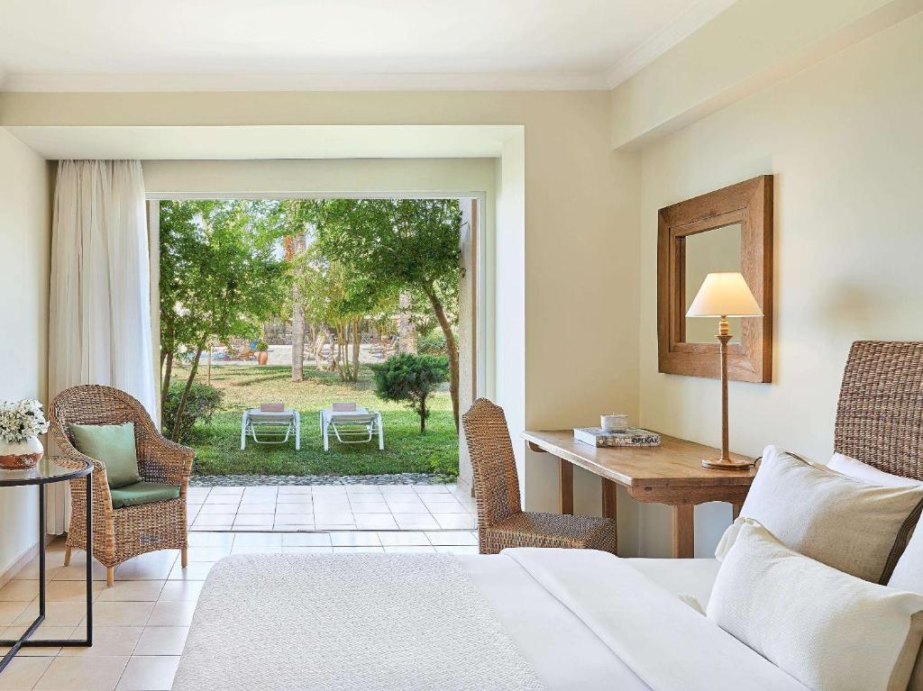 Family Room Connecting Room