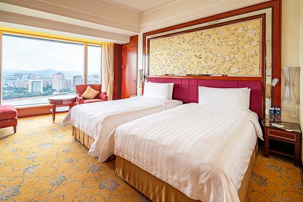 Twin Premier River View