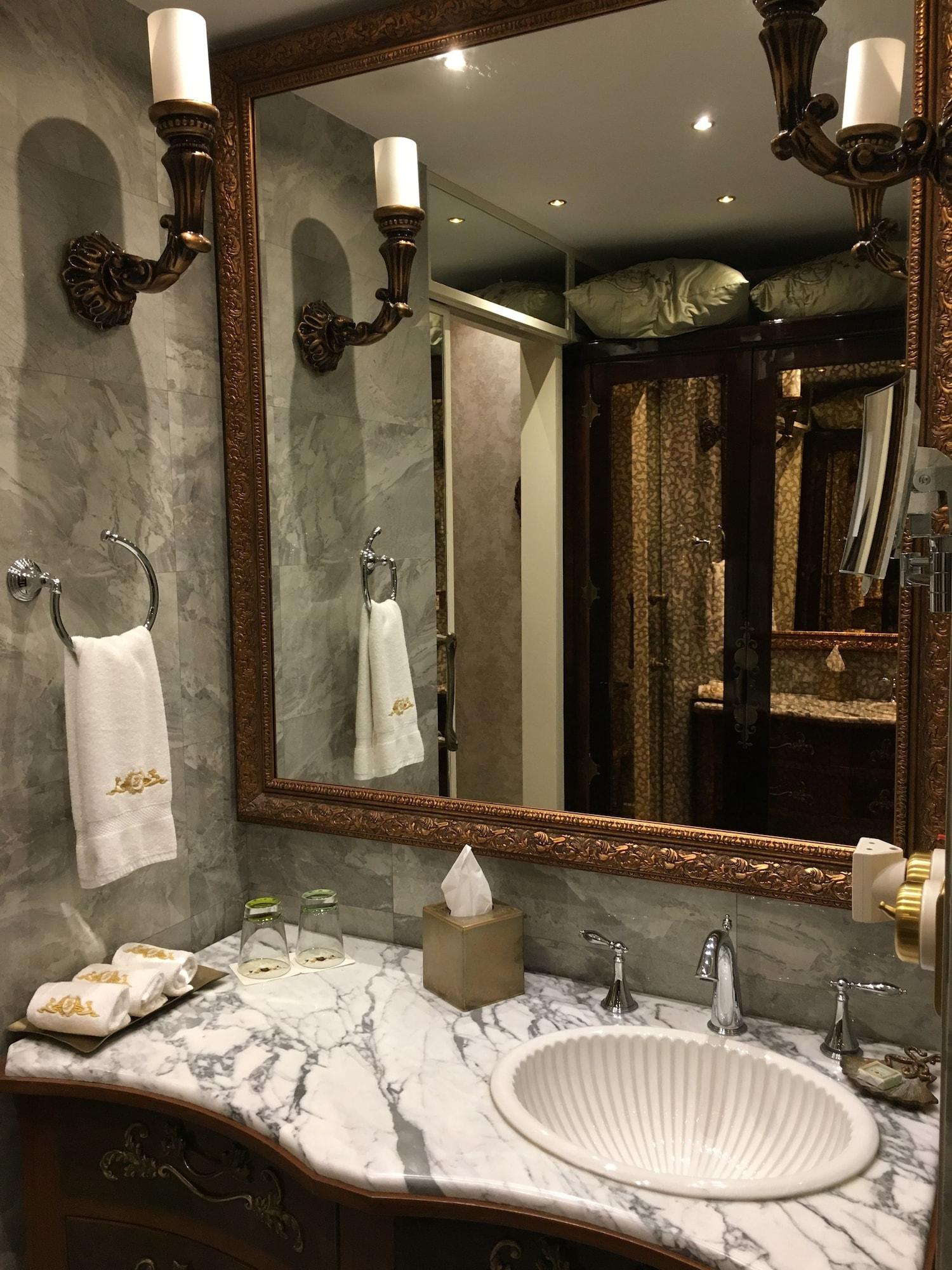 Double Business King Bed