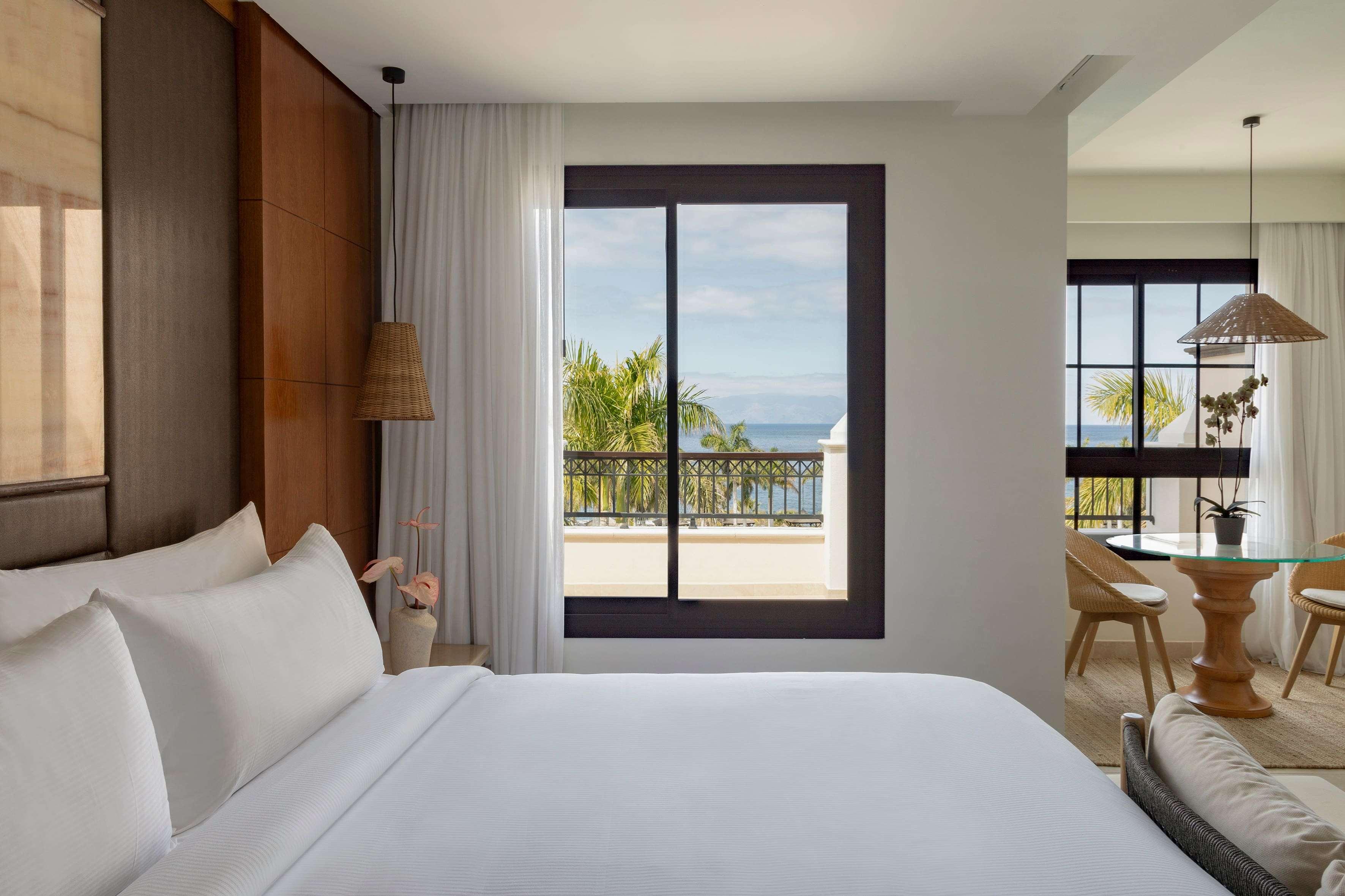 Double or Twin Deluxe Sea View