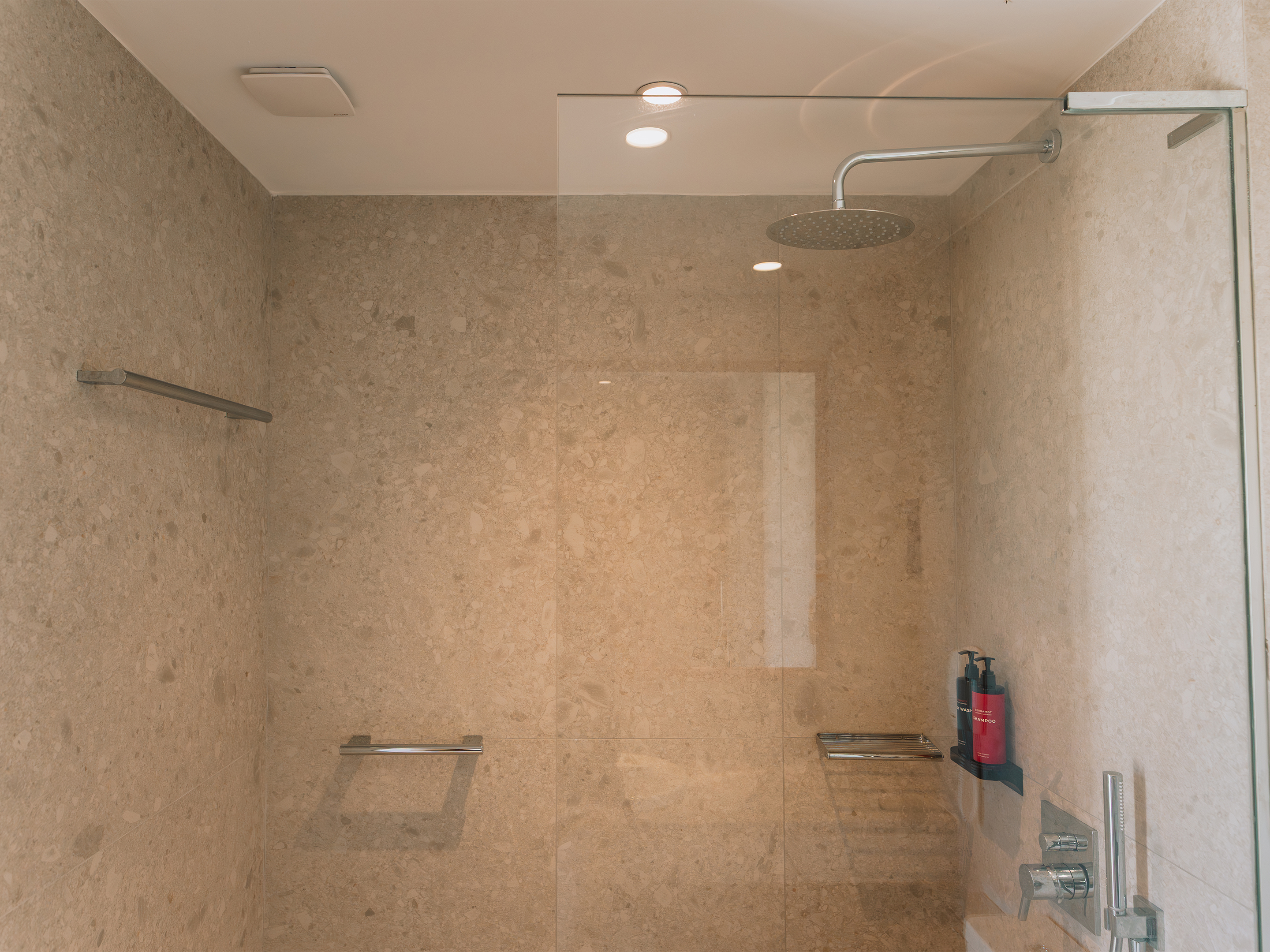 Family Room Capacity 4