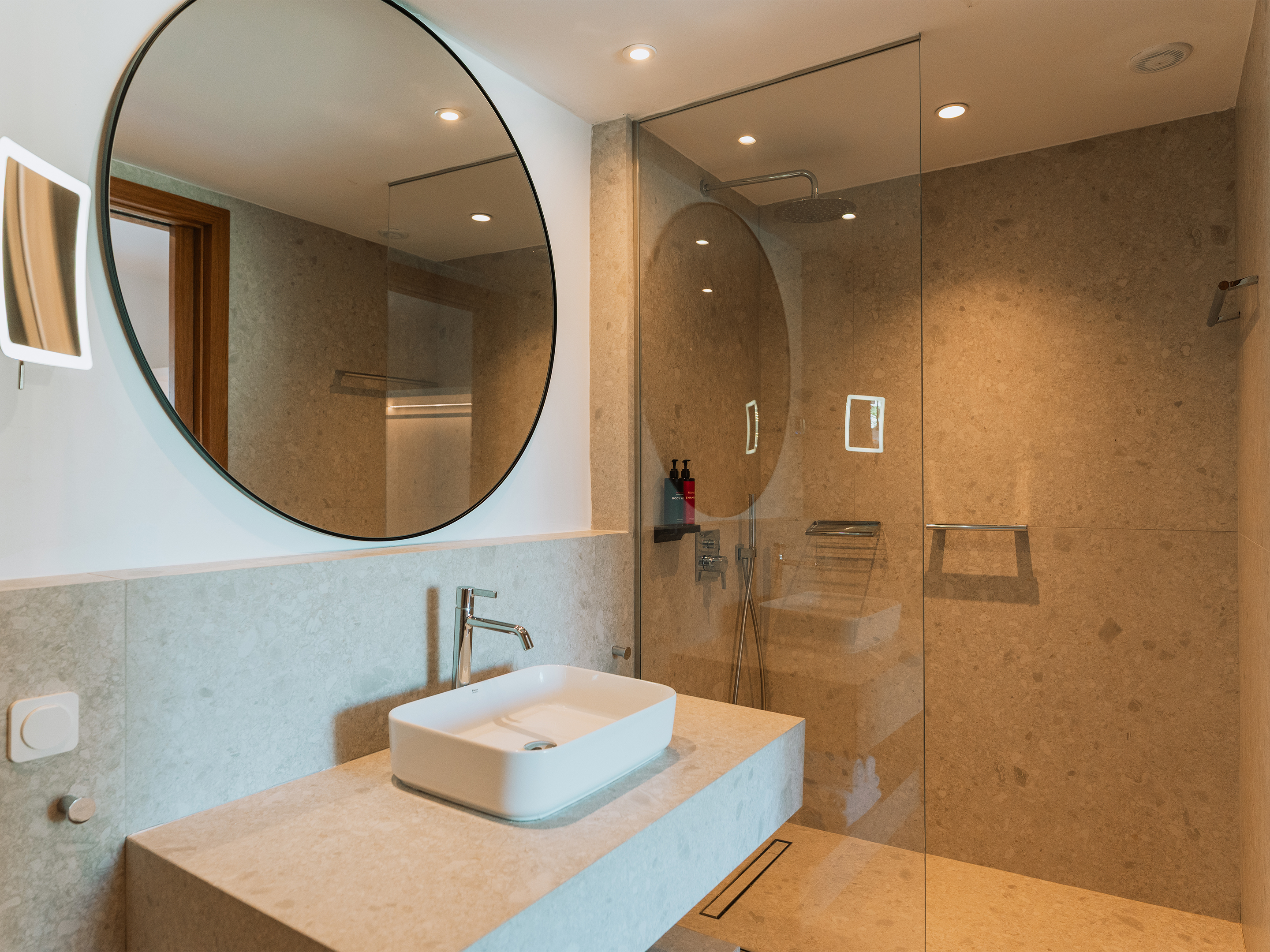 Family Room Capacity 4