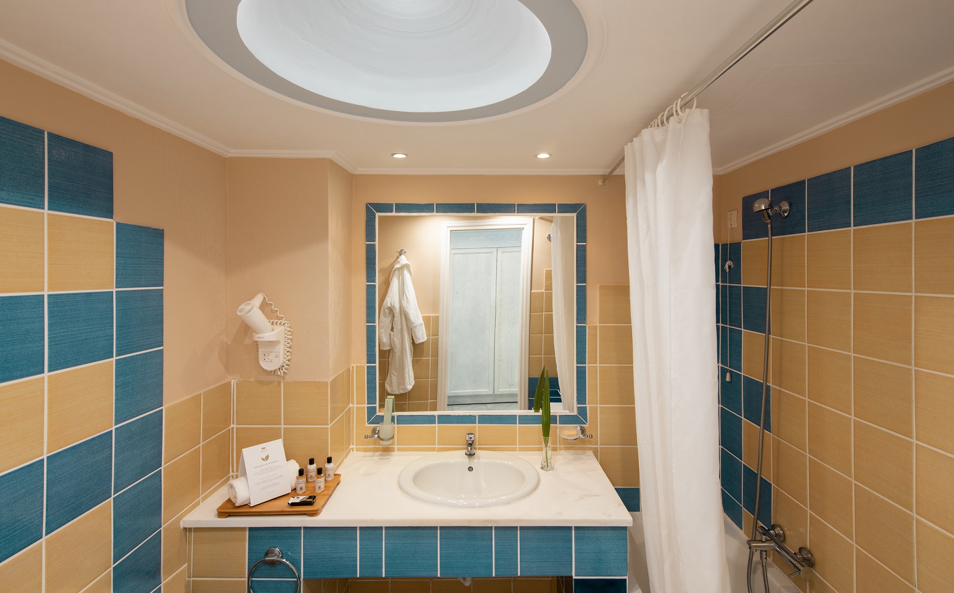 Double or Twin Mountain View