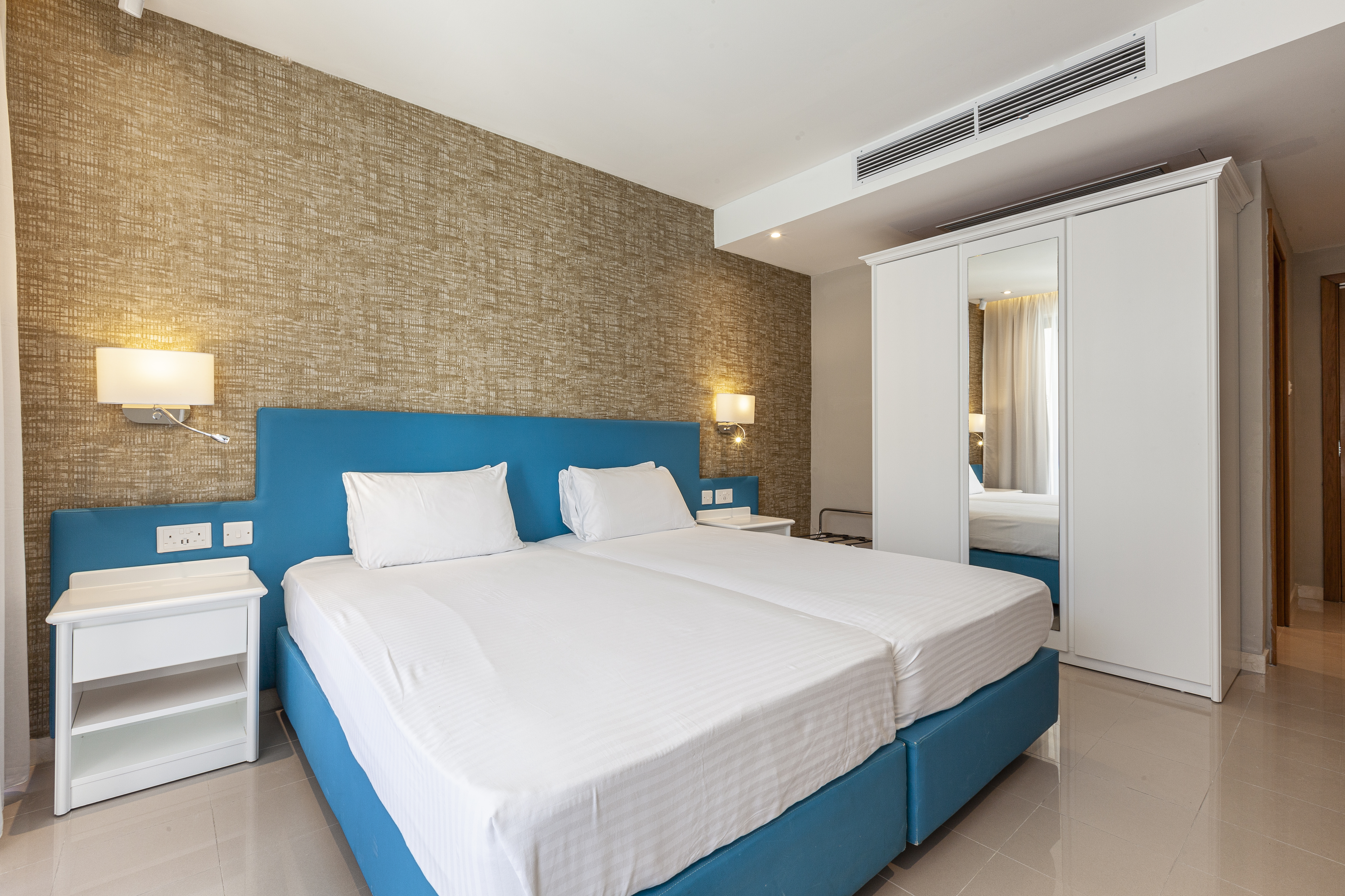 Double or Twin Standard