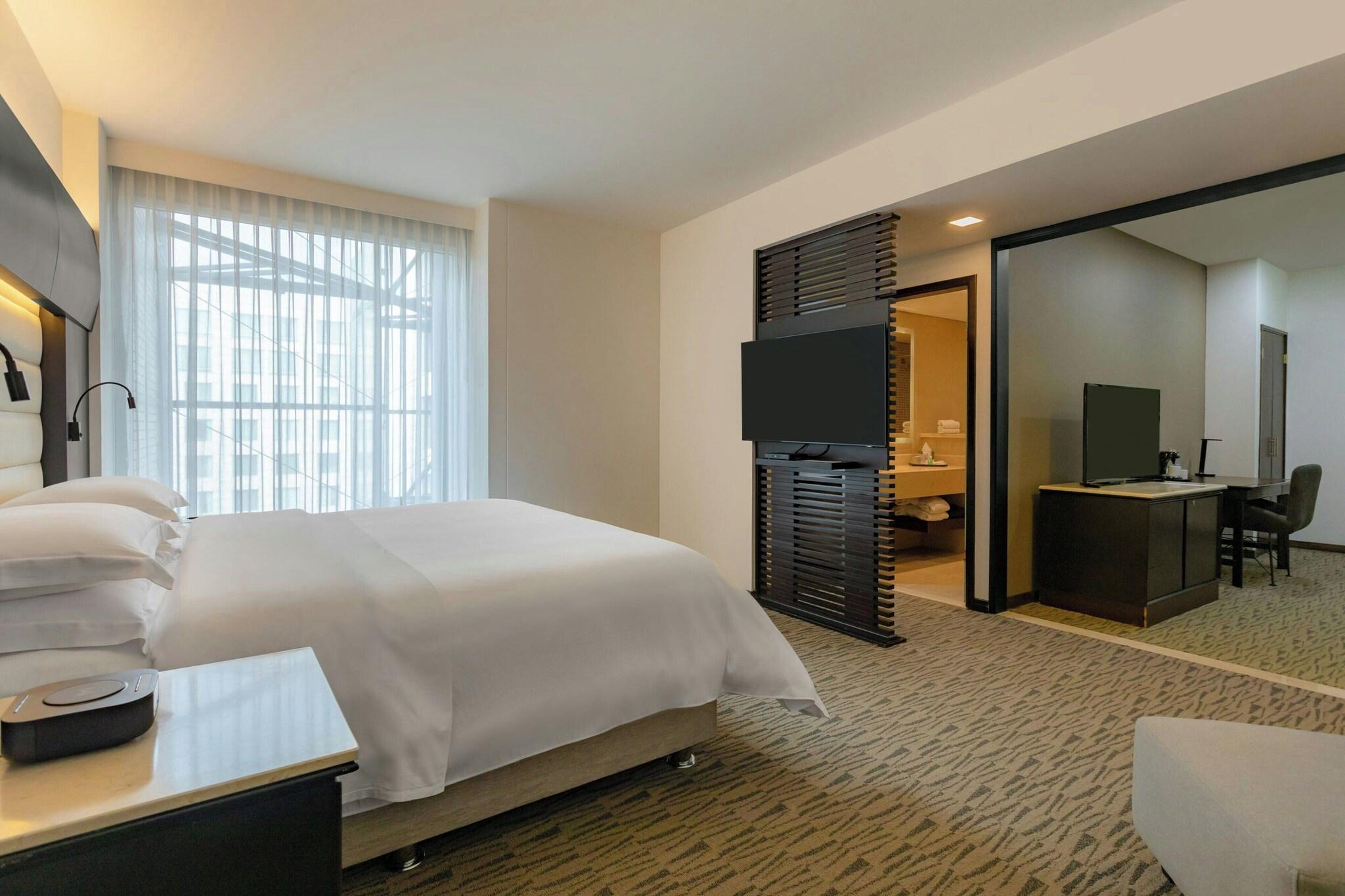 Junior Suite King Size Bed