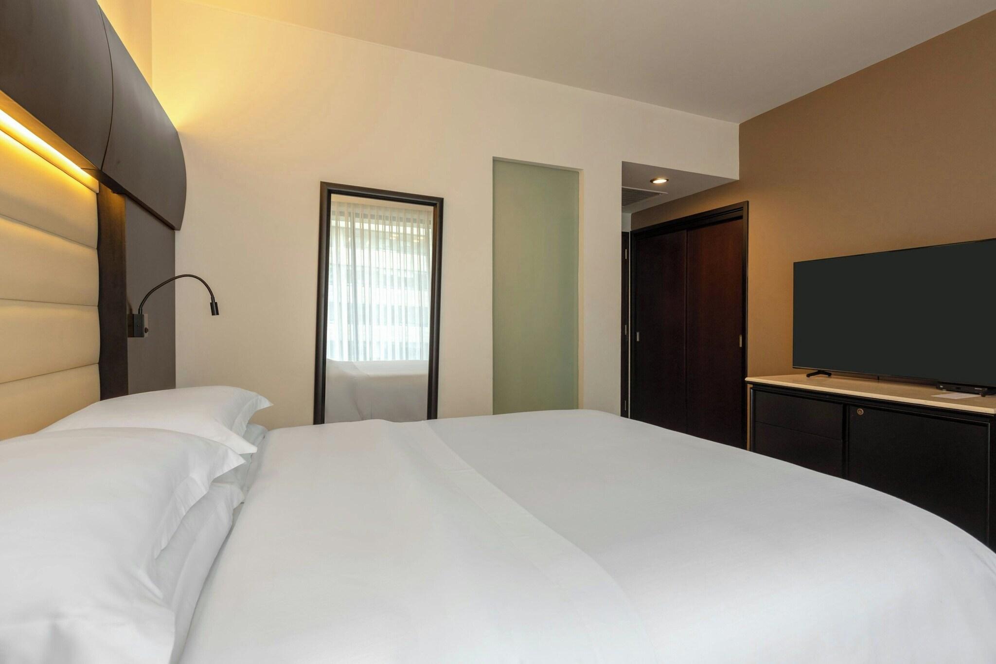 Double Queen Size Bed