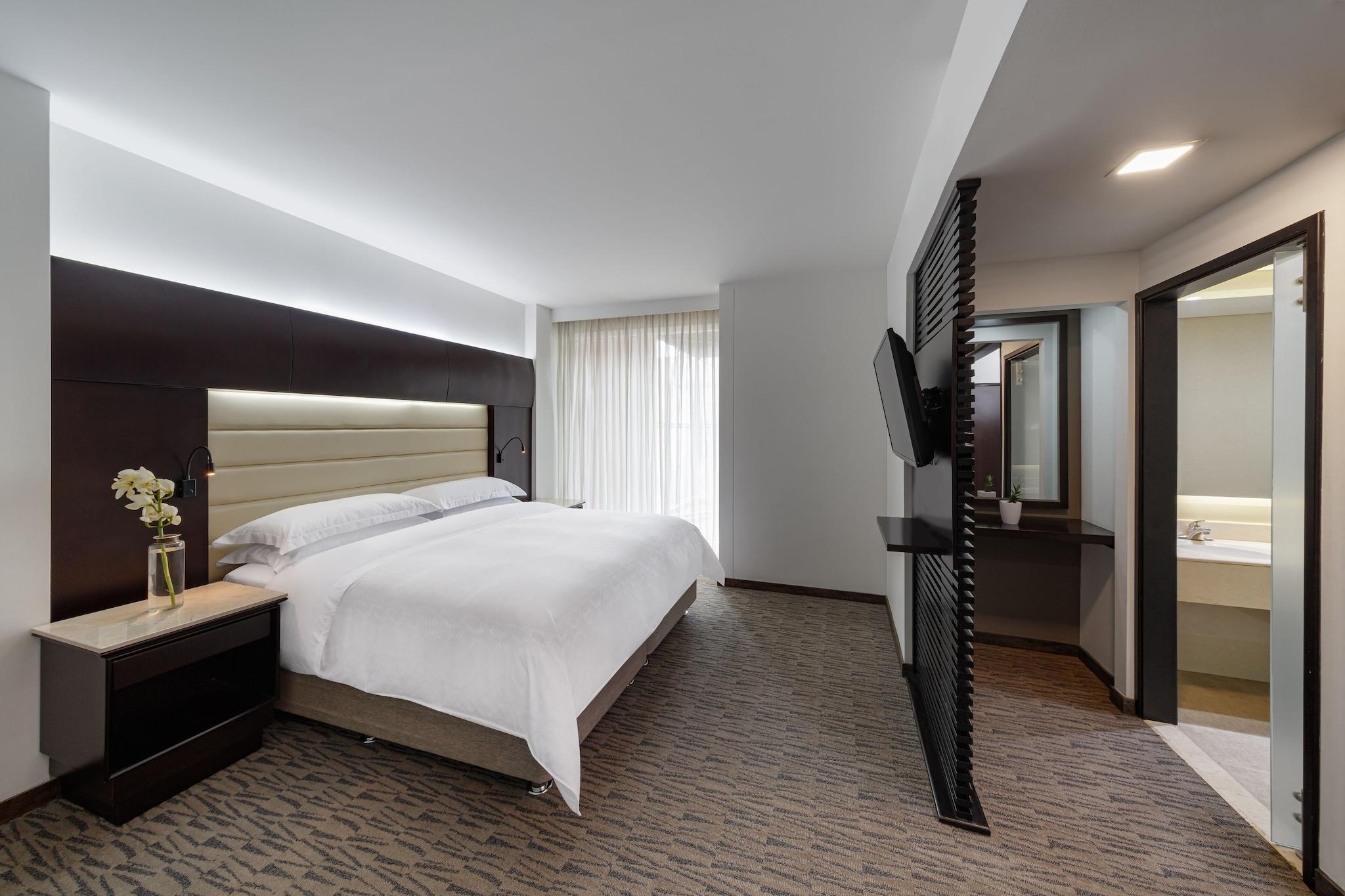 Junior Suite King Size Bed