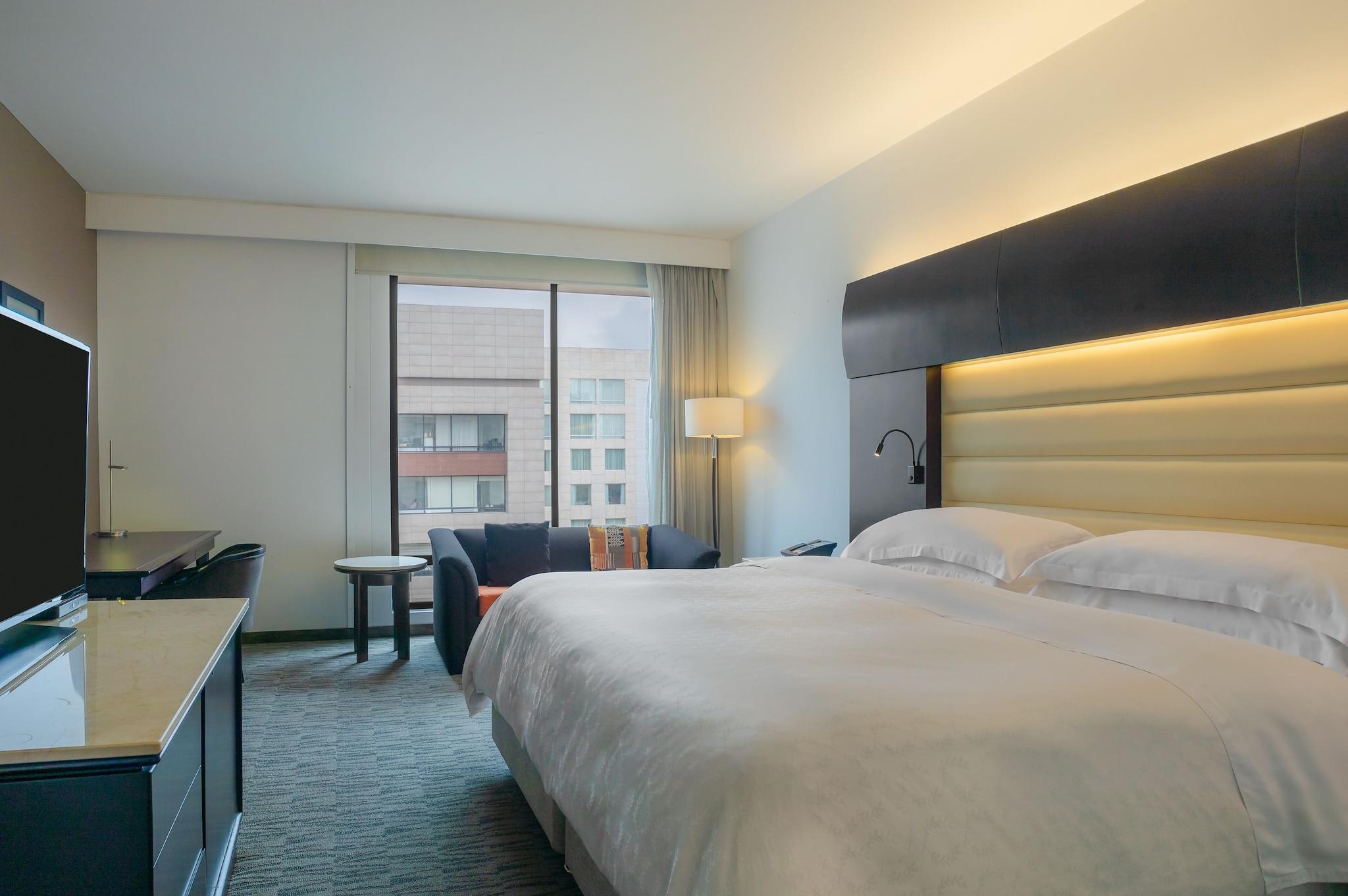 Double Club King Bed