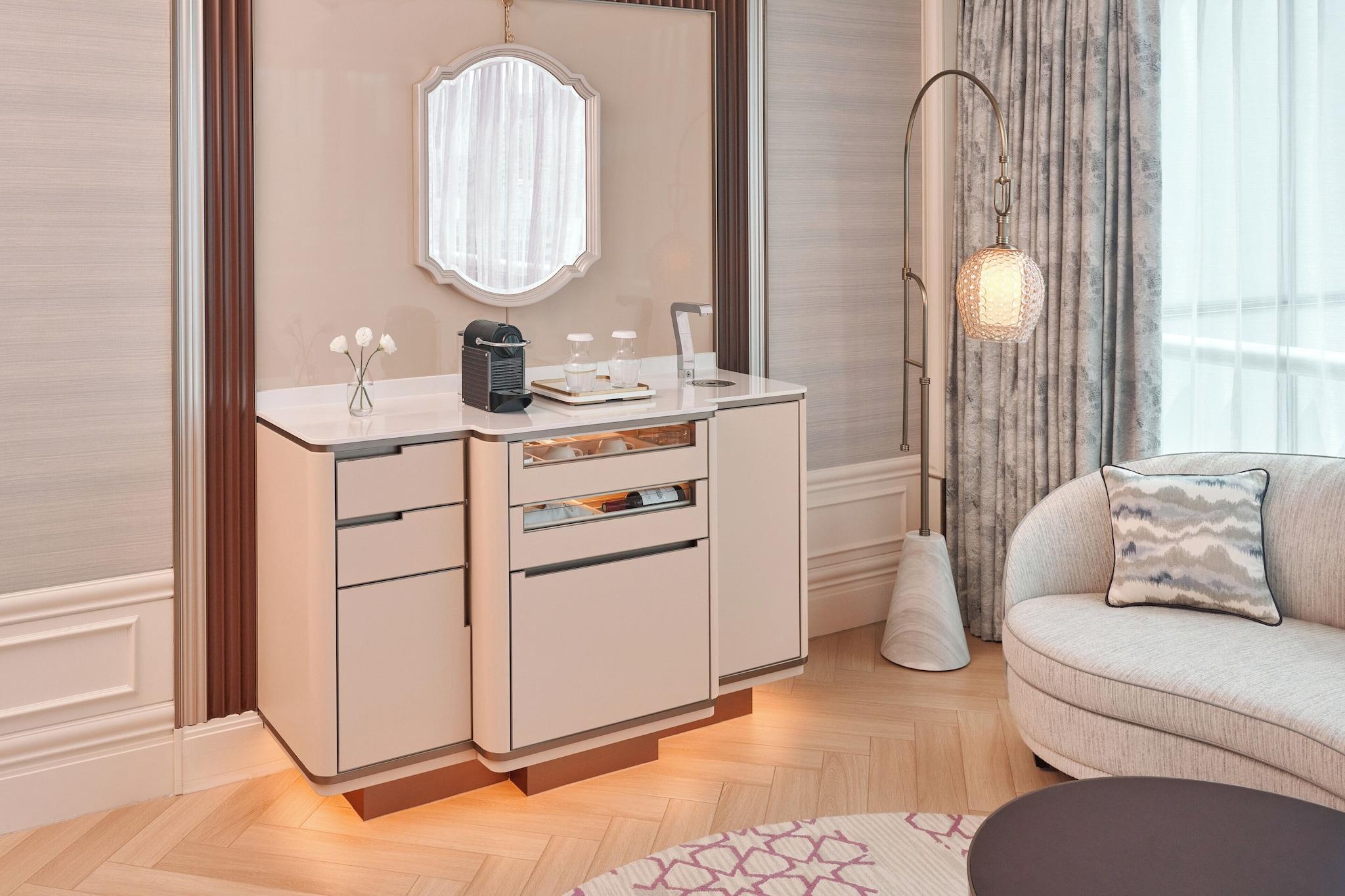 Quadruple Female Room