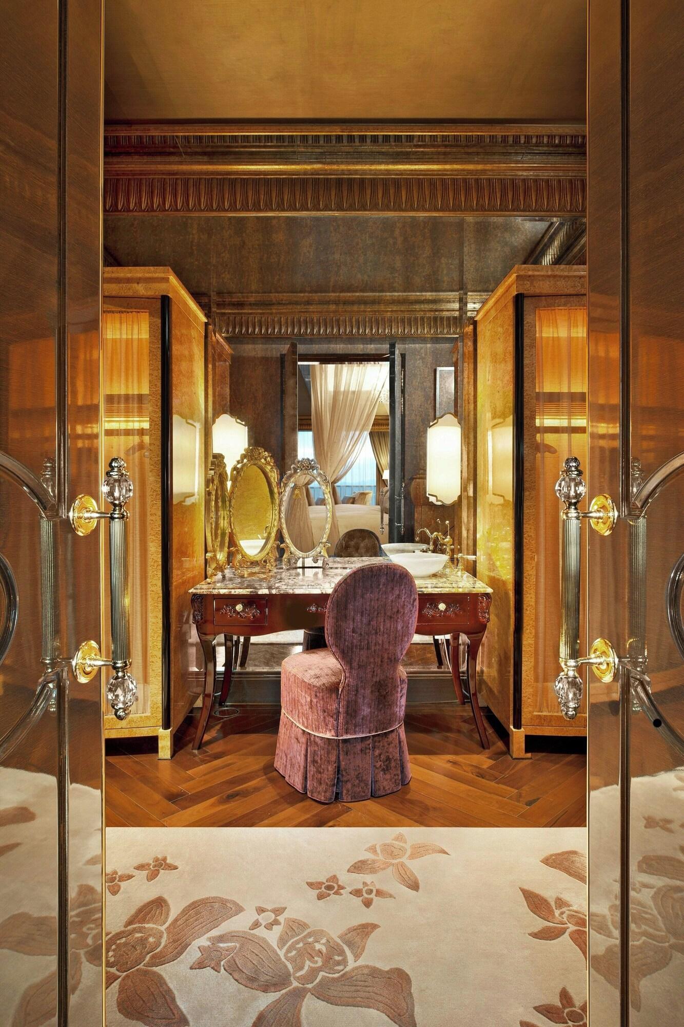 Suite Presidential with Views