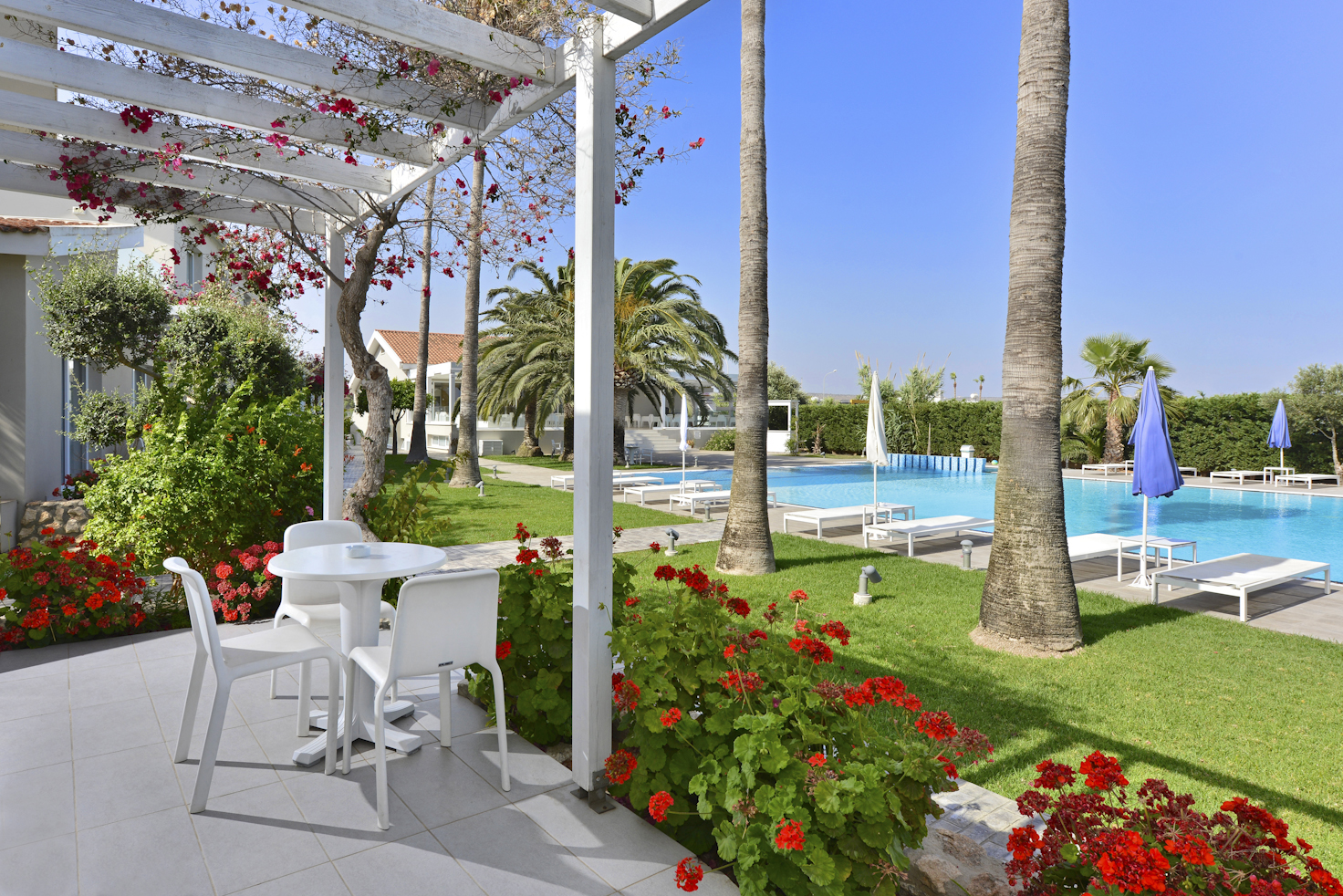 Suite Pool View One Bedroom