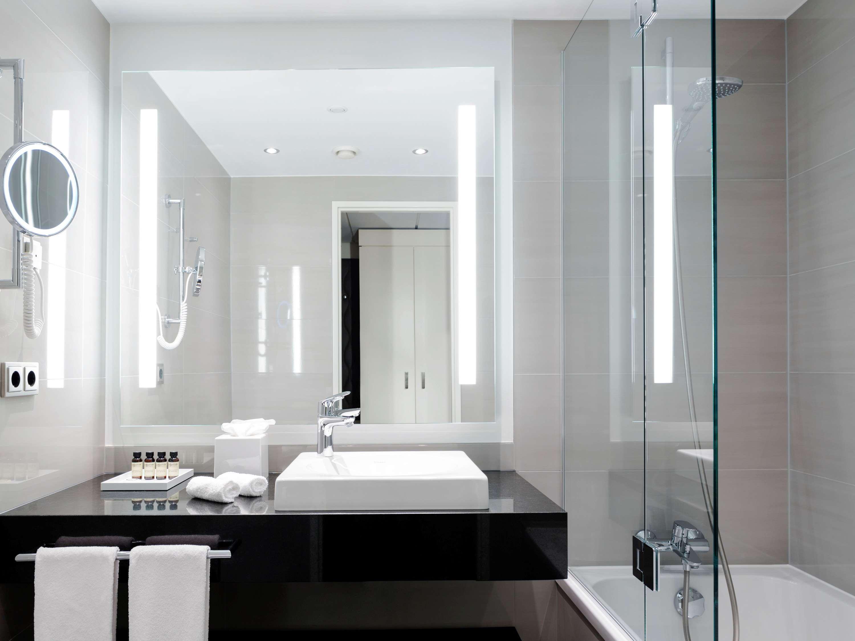 Double or Twin Deluxe King Bed