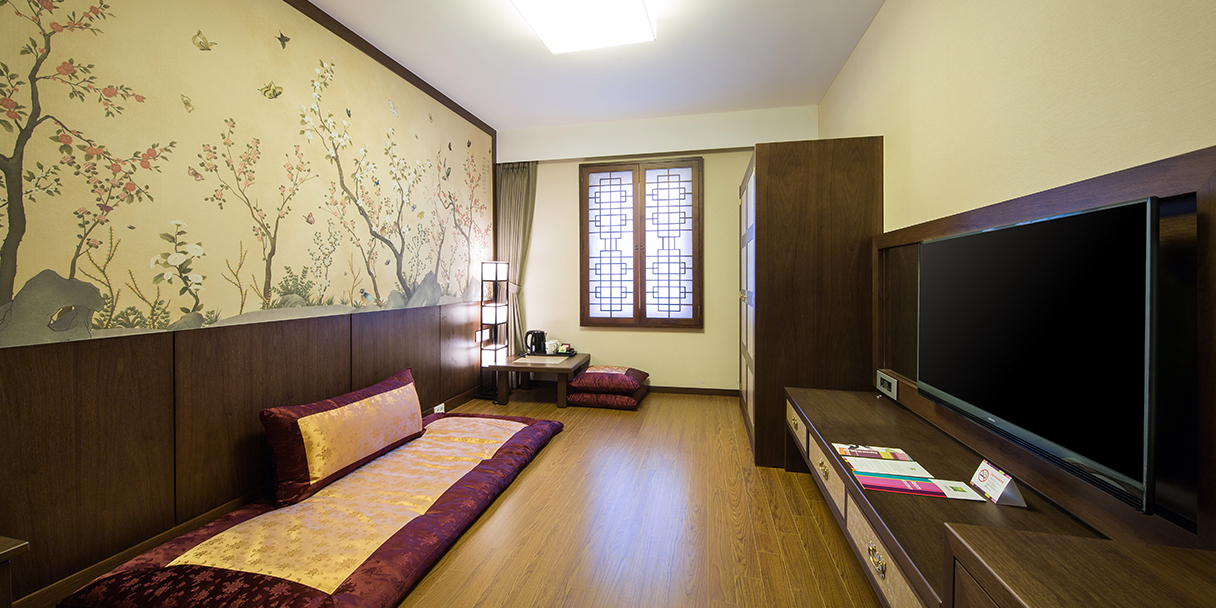 Double Queen Size Bed