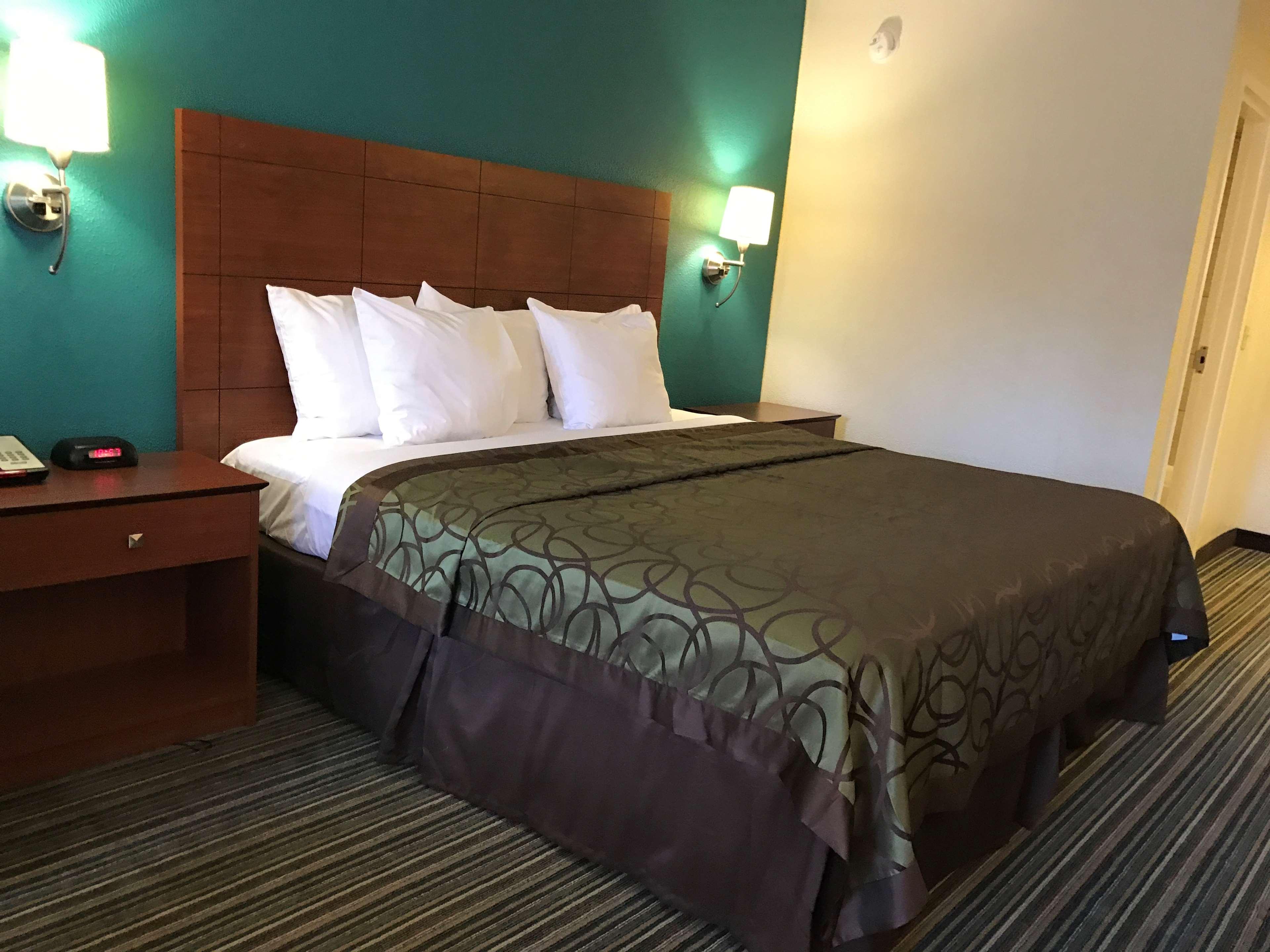 Room King Bed Non Smoking