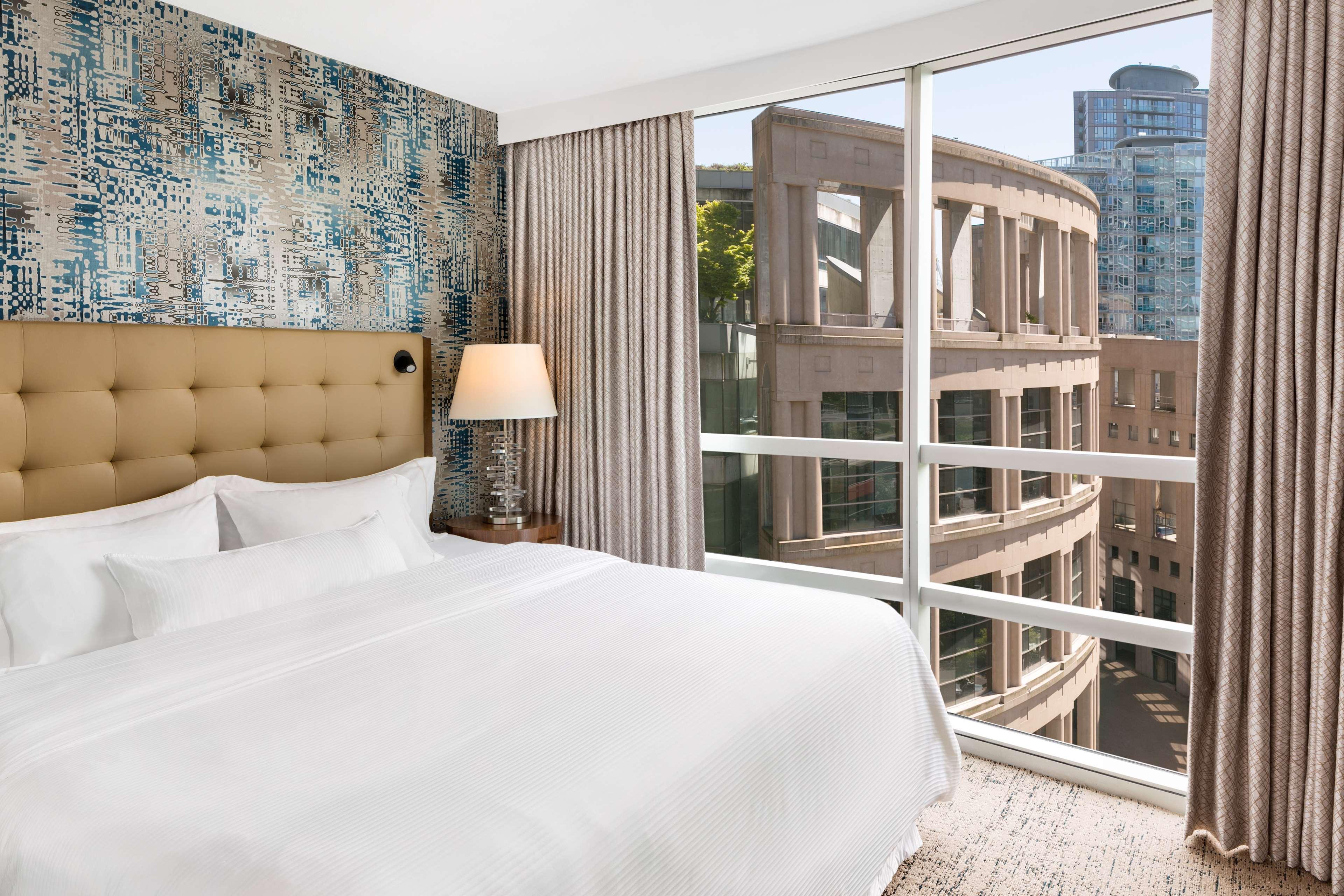 Suite Deluxe King Bed