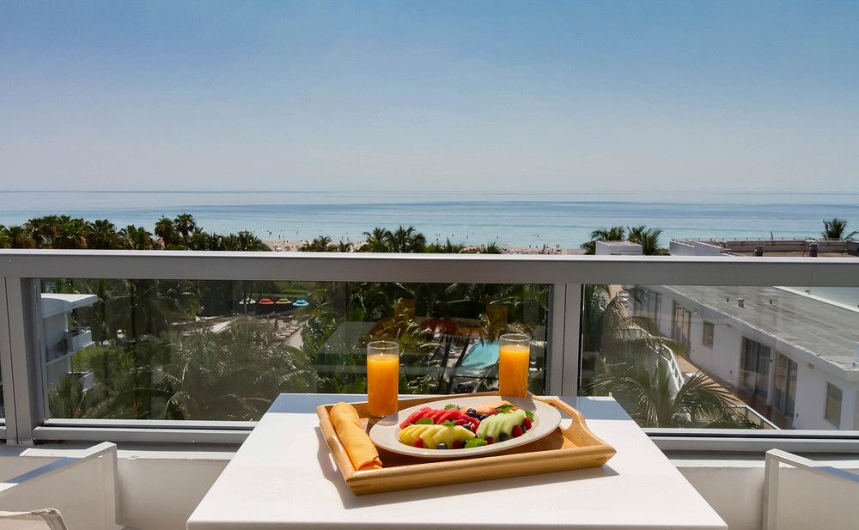 Suite Ocean Front King Bed