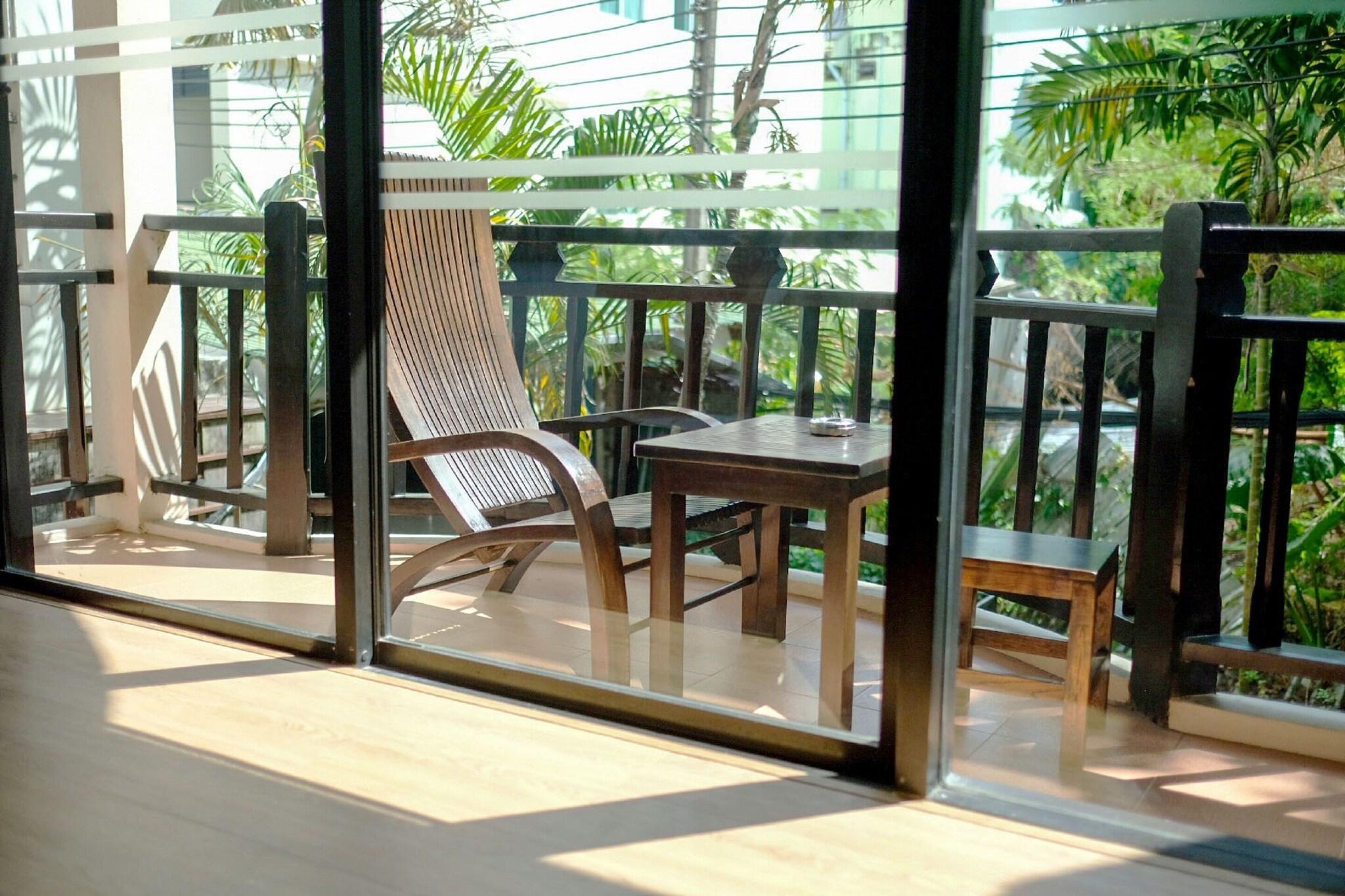 Family Room King Size Bed