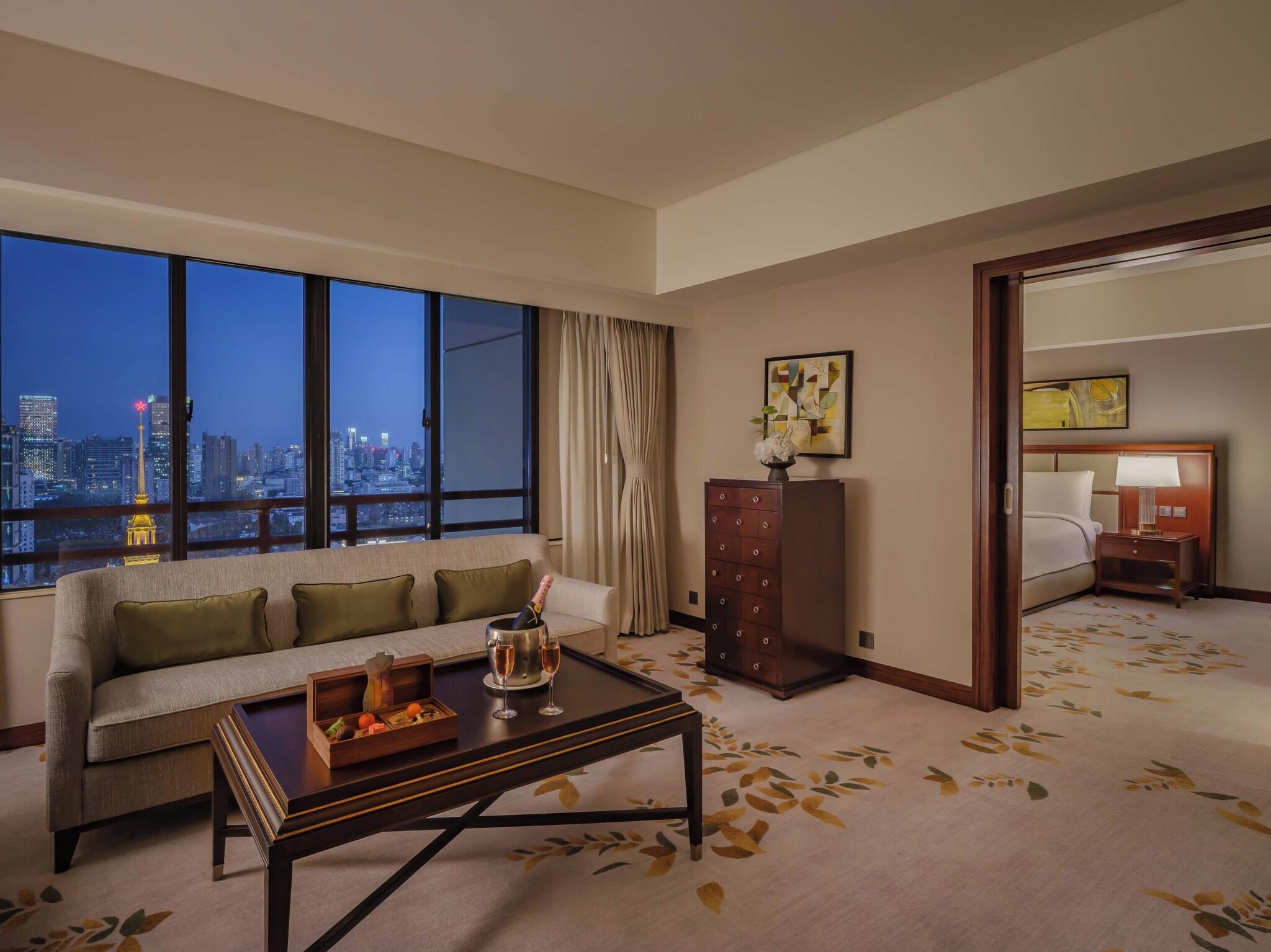 Double Club King Bed