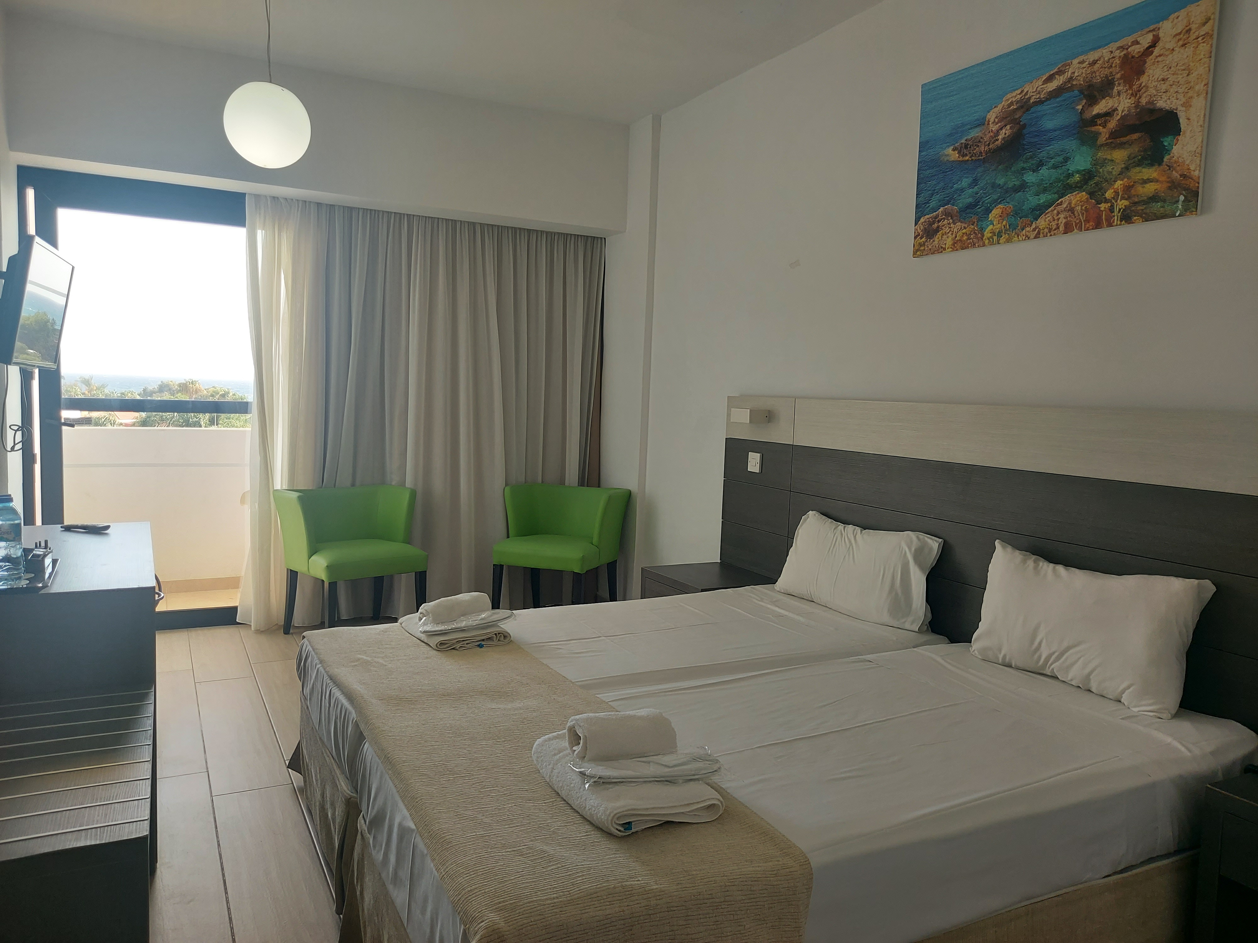 Double or Twin Side Sea View