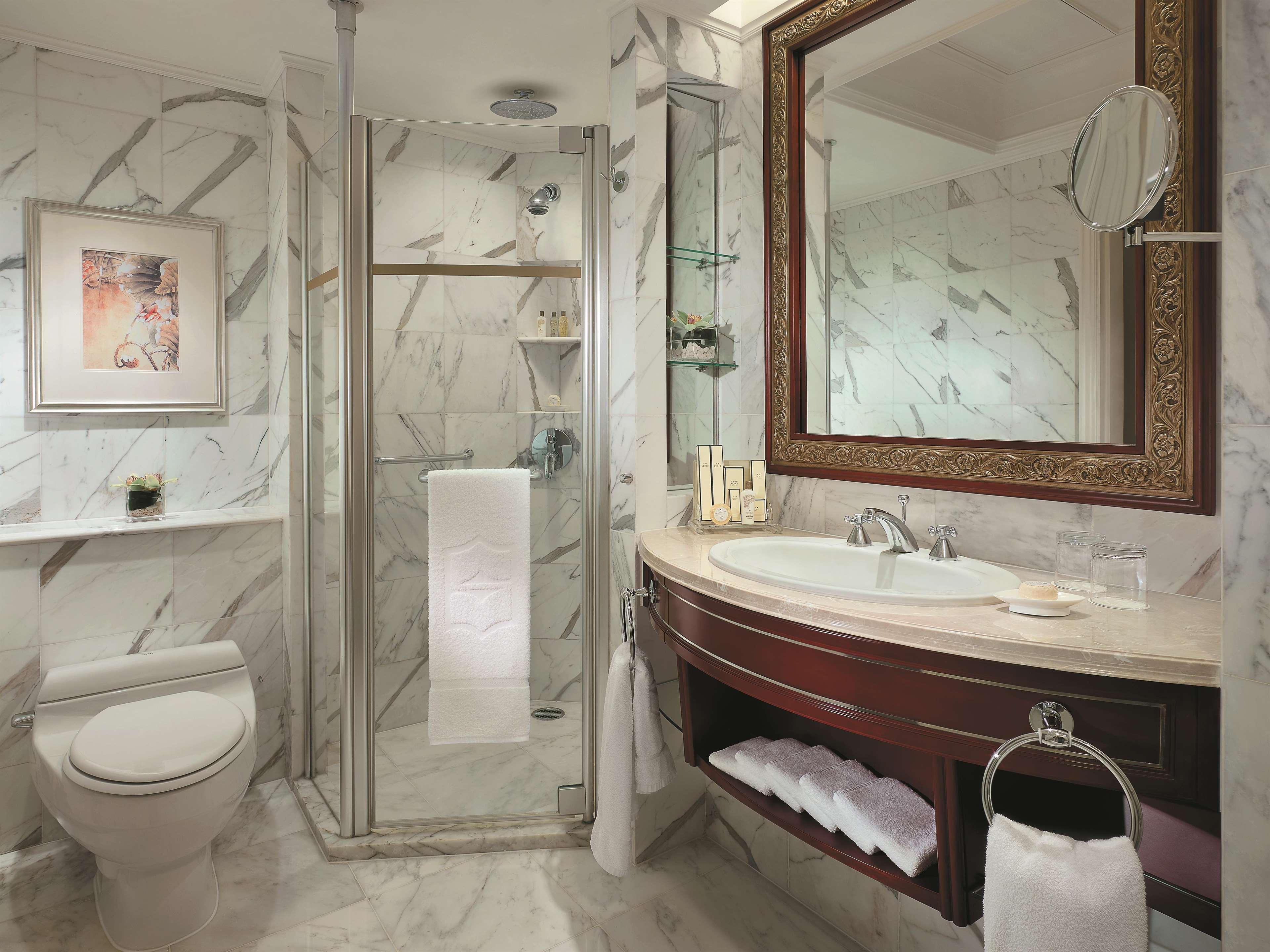 Double Deluxe King Bed