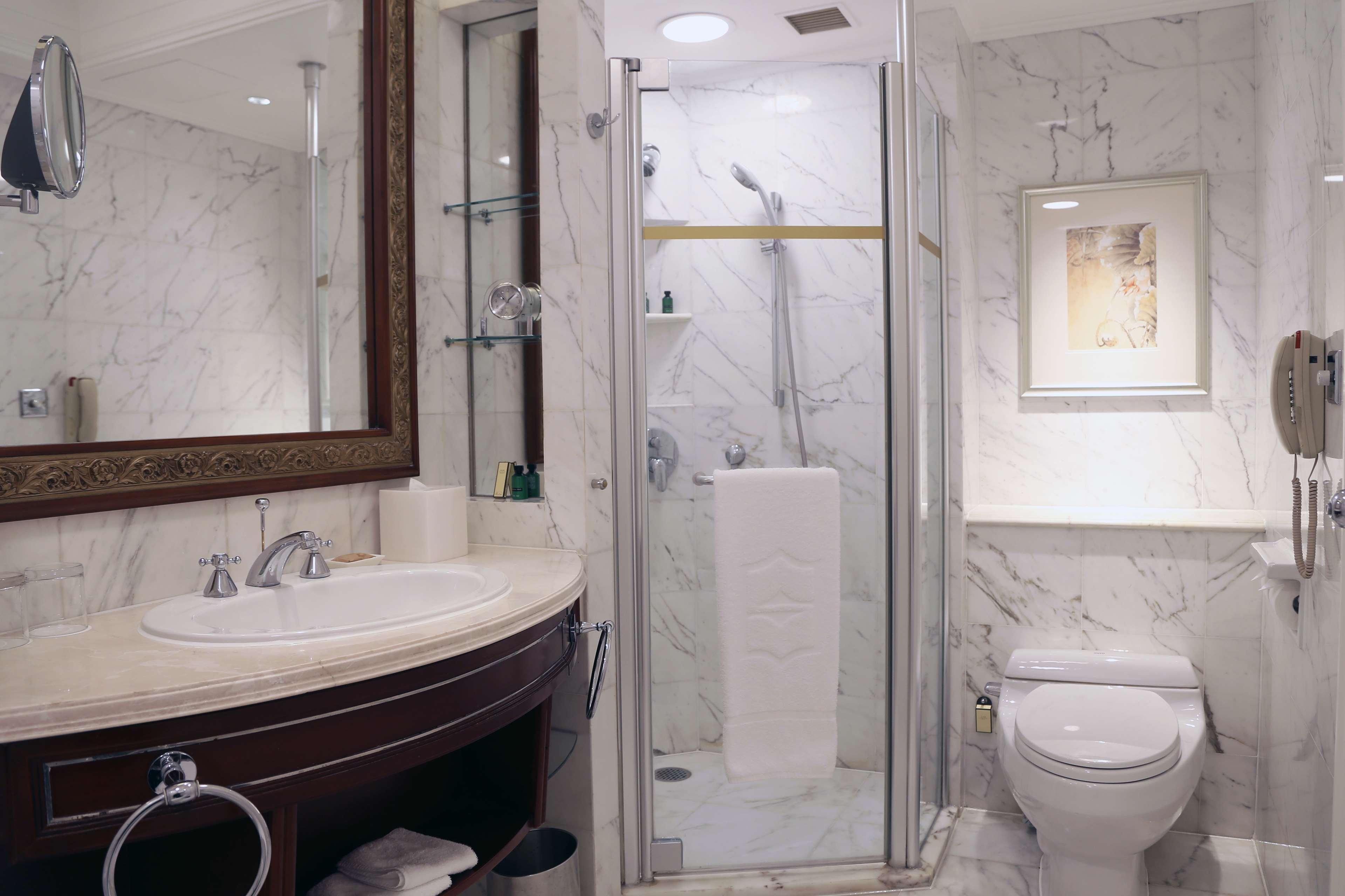 Double Deluxe King Bed