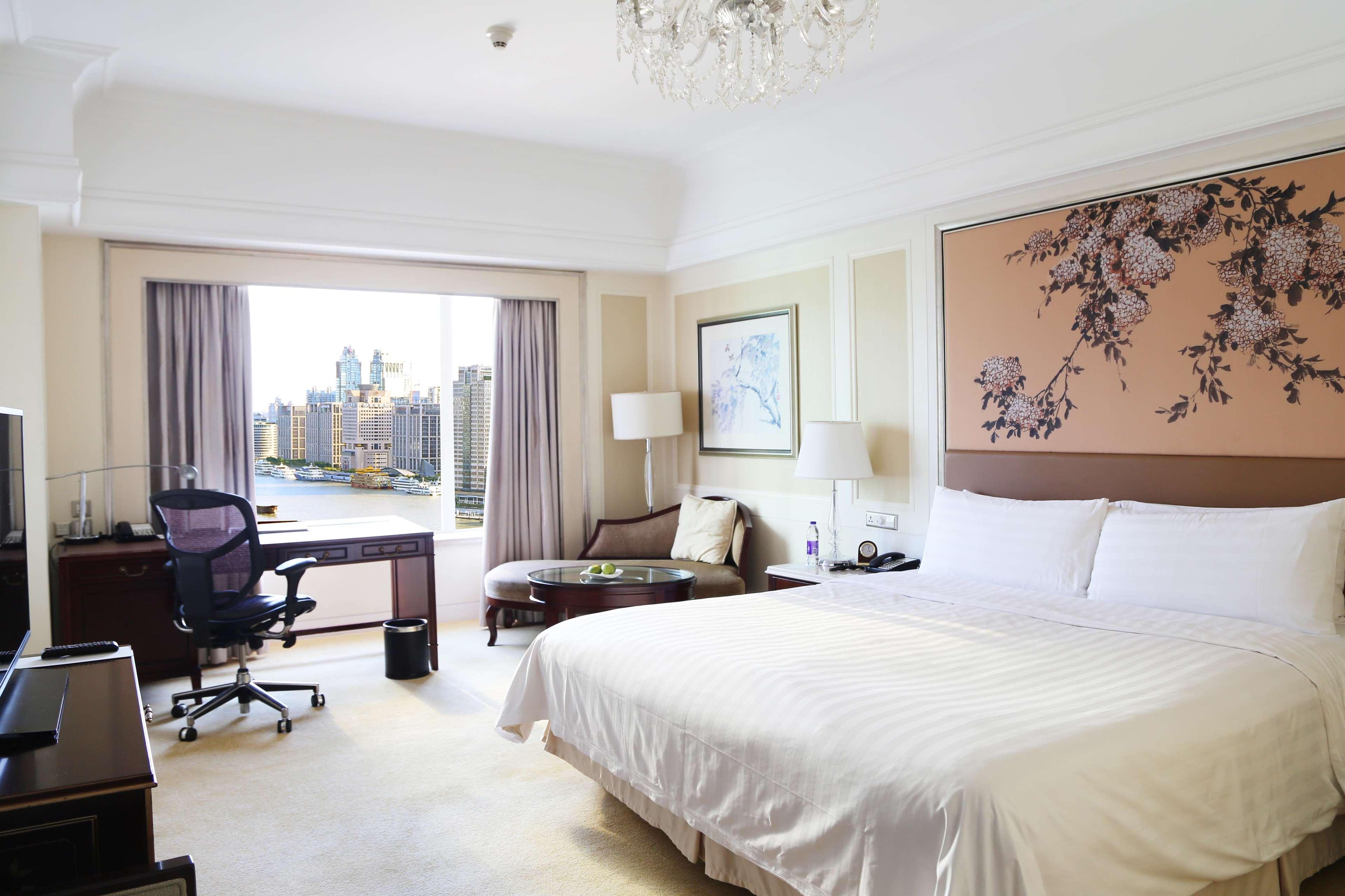 Double Deluxe King Bed