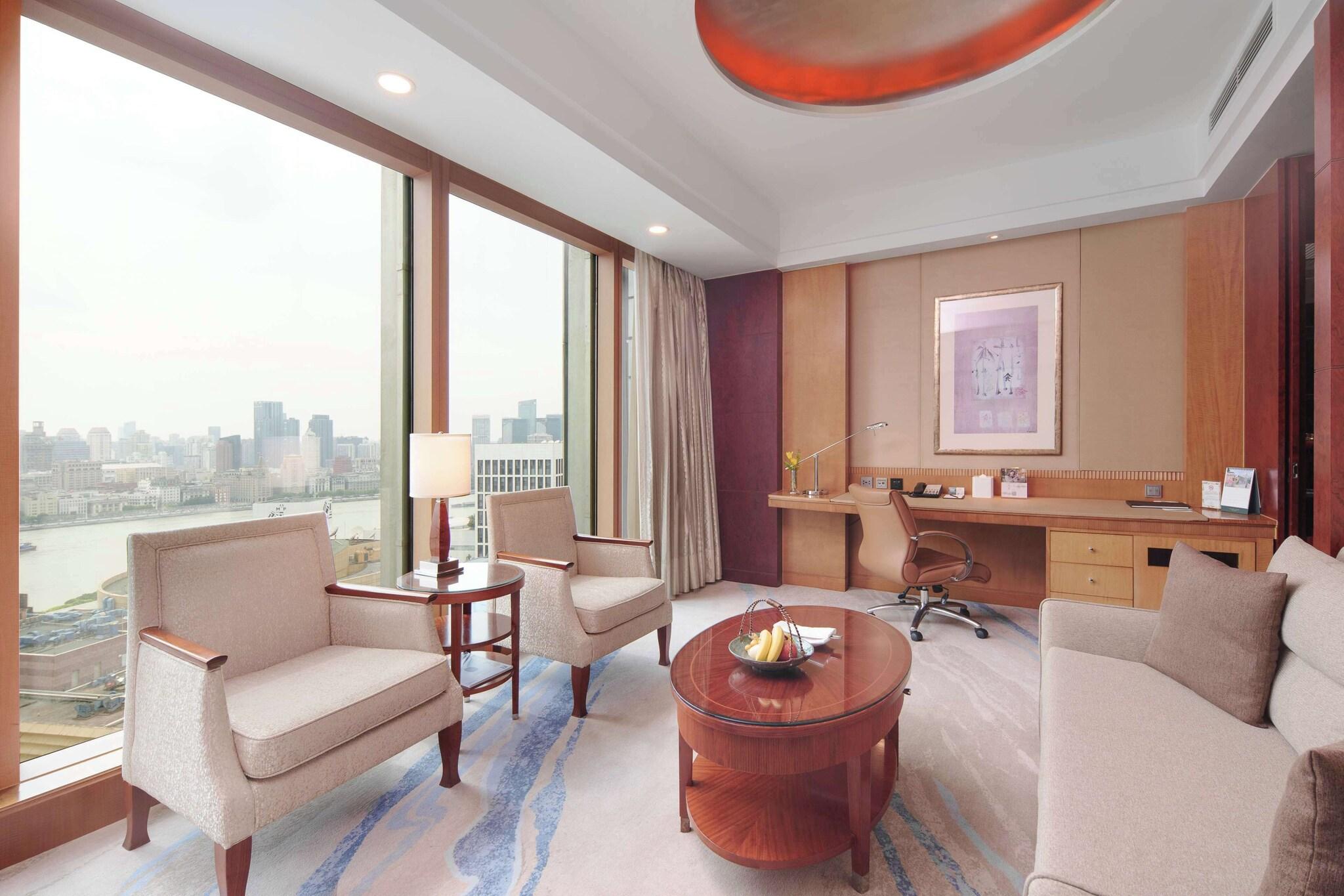 Suite Grand with Views