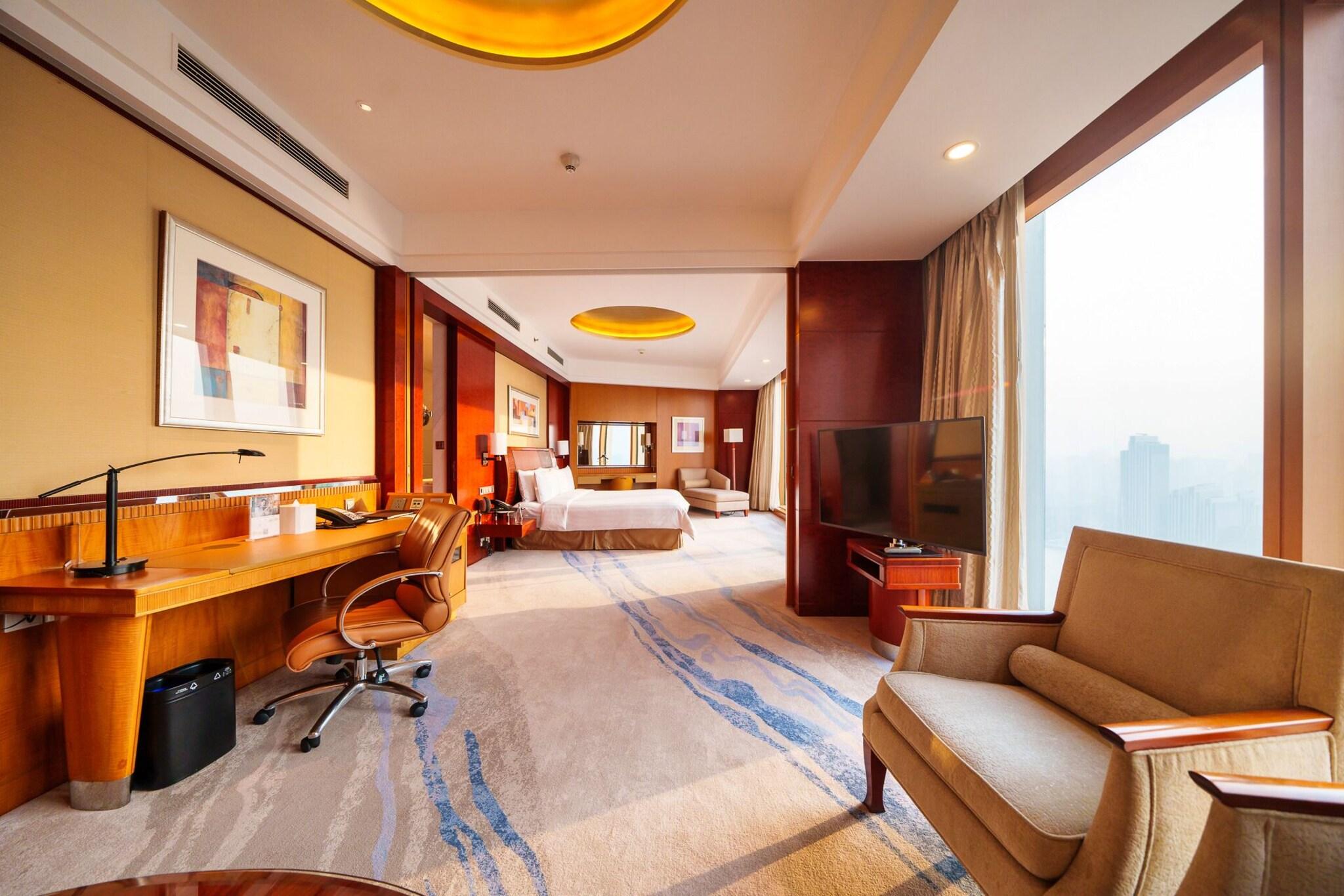 Suite Grand with Views