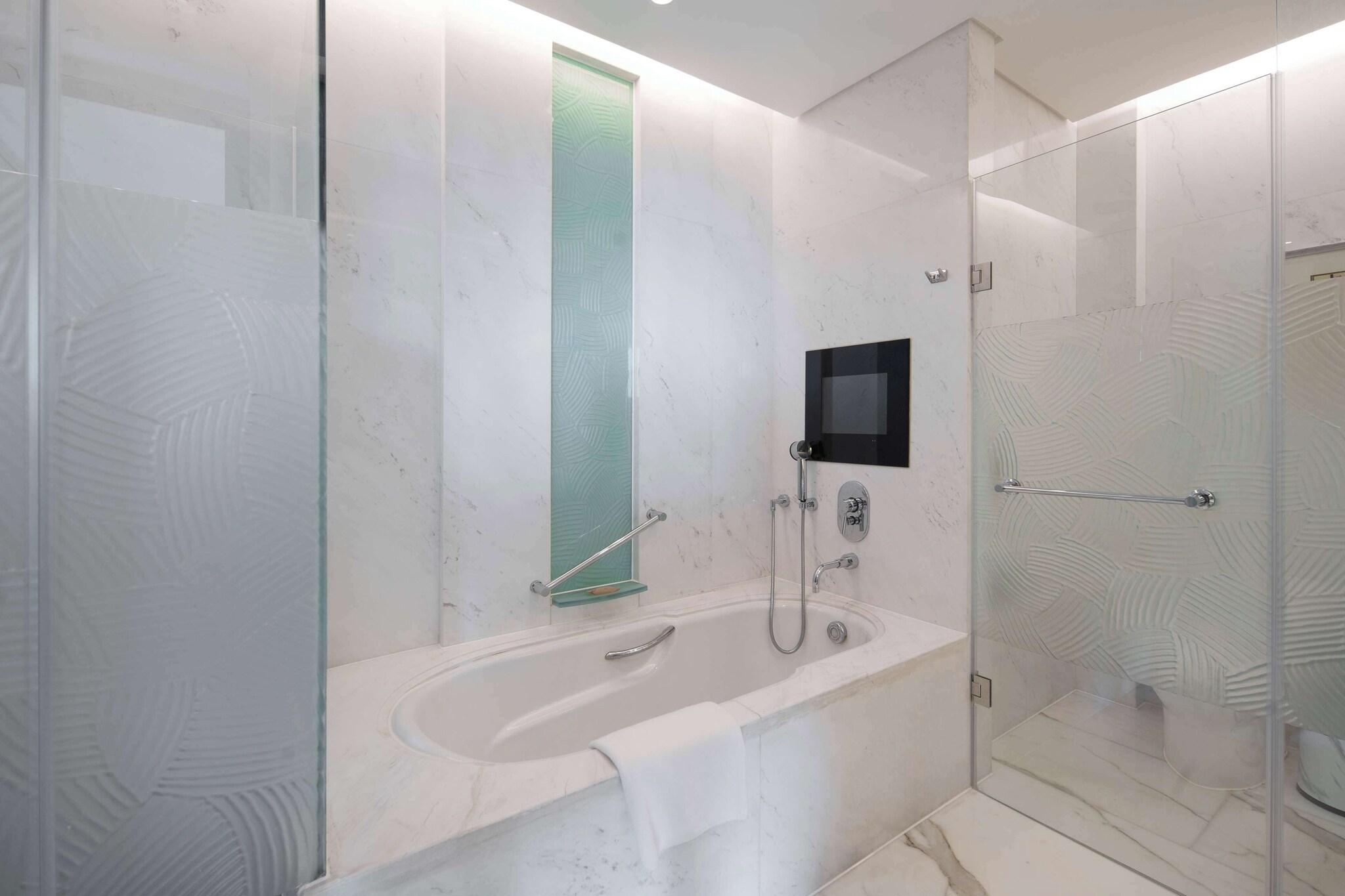 Suite Grand with Views