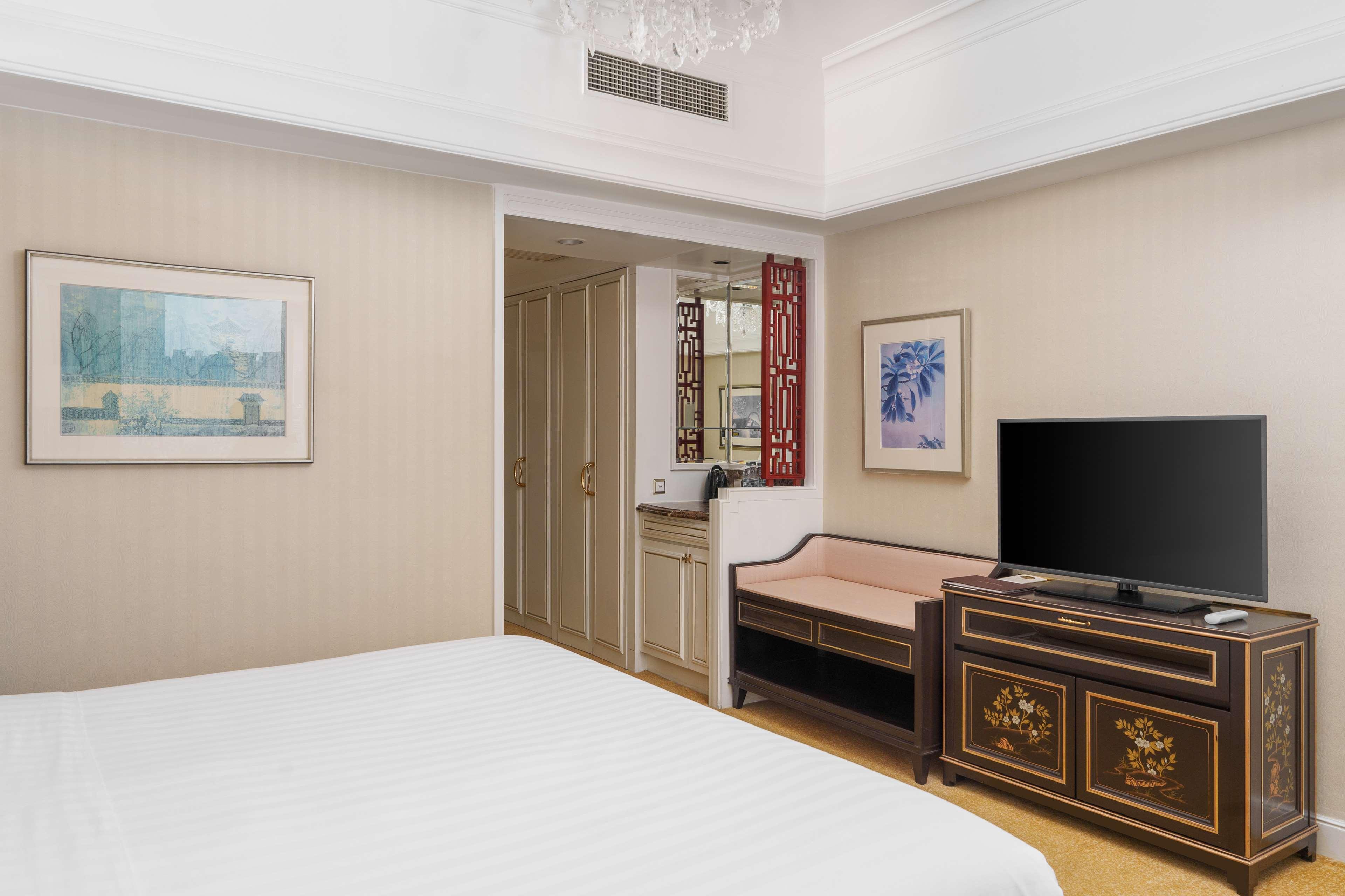 Double King Size Bed