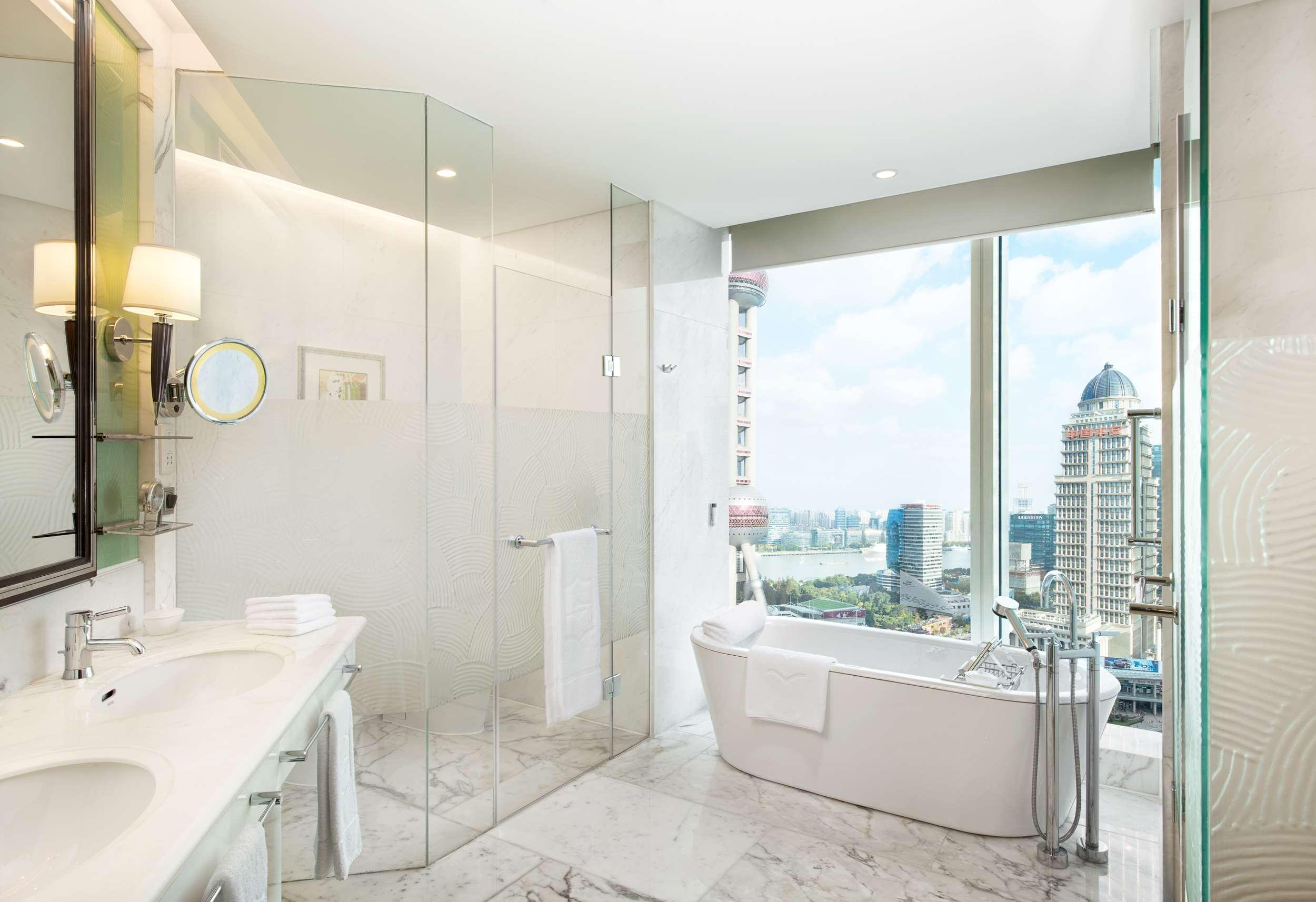 Suite Premier City View