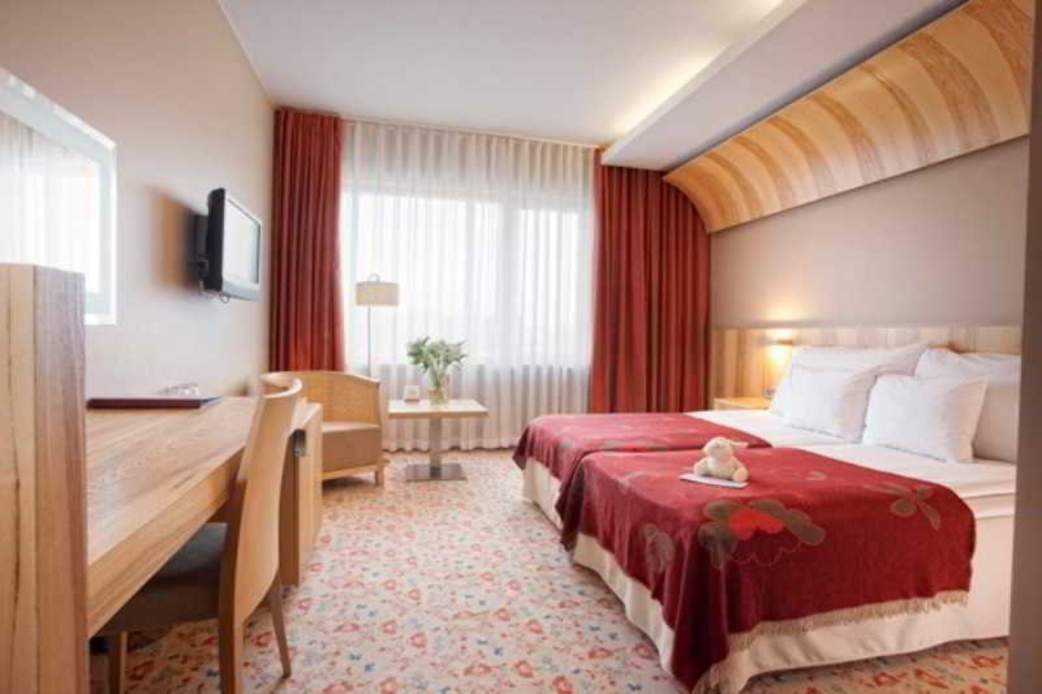 Double or Twin Standard