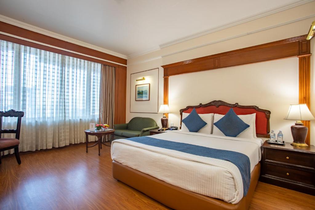 Double Deluxe King Bed