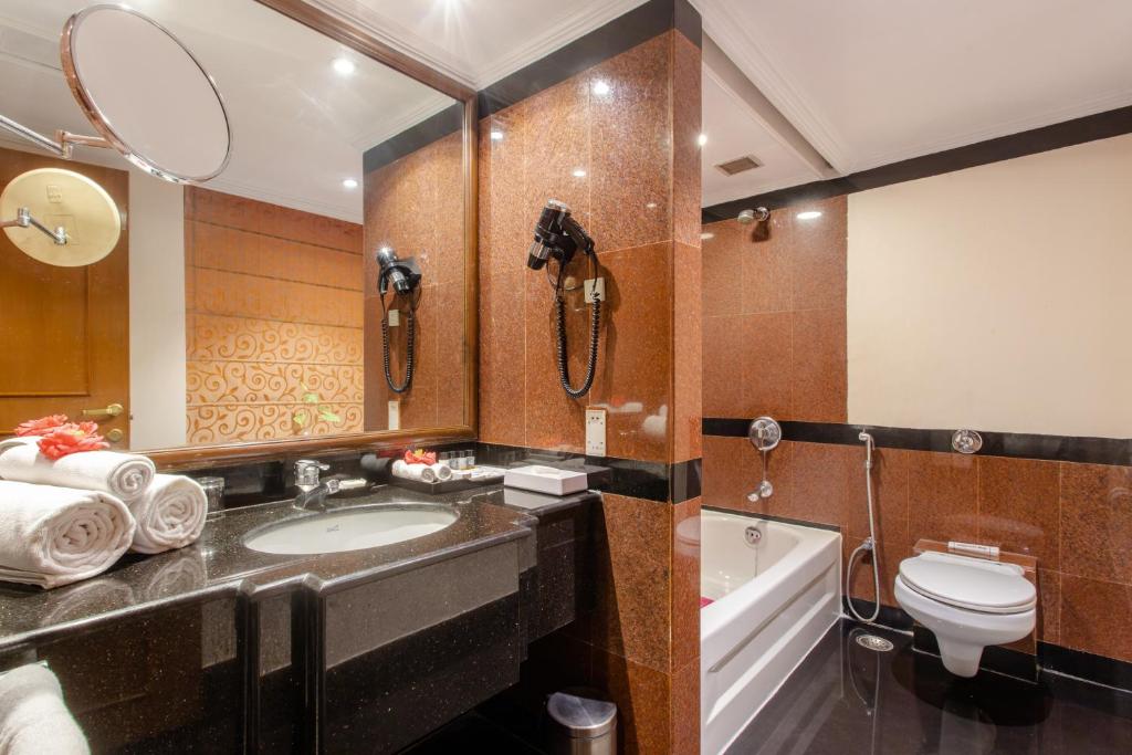 Double Club King Bed