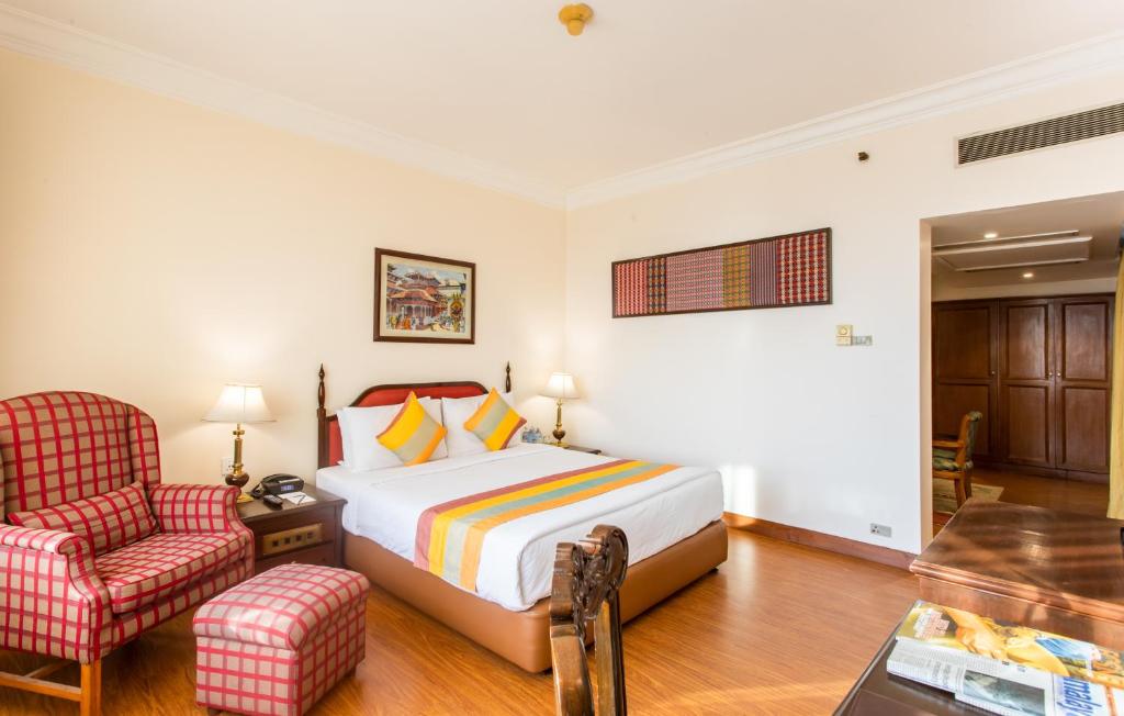 Suite King Size Bed