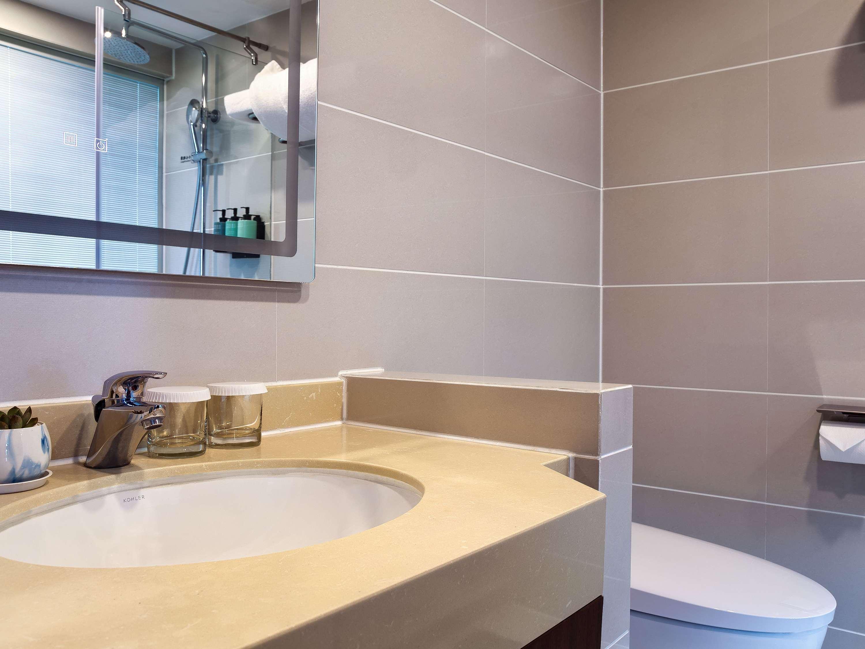 Double Queen Bed Non Smoking