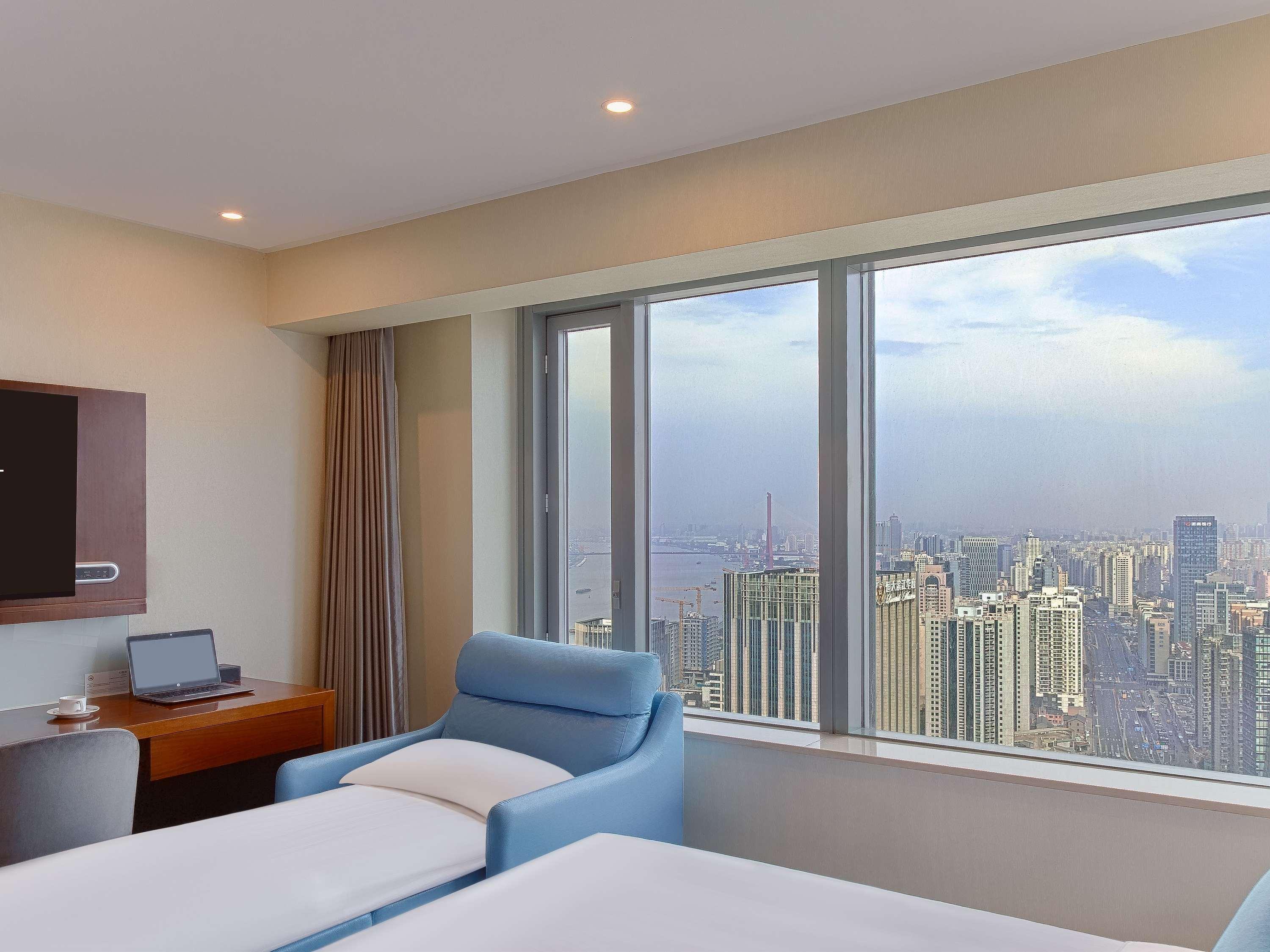 Double Queen Bed Non Smoking