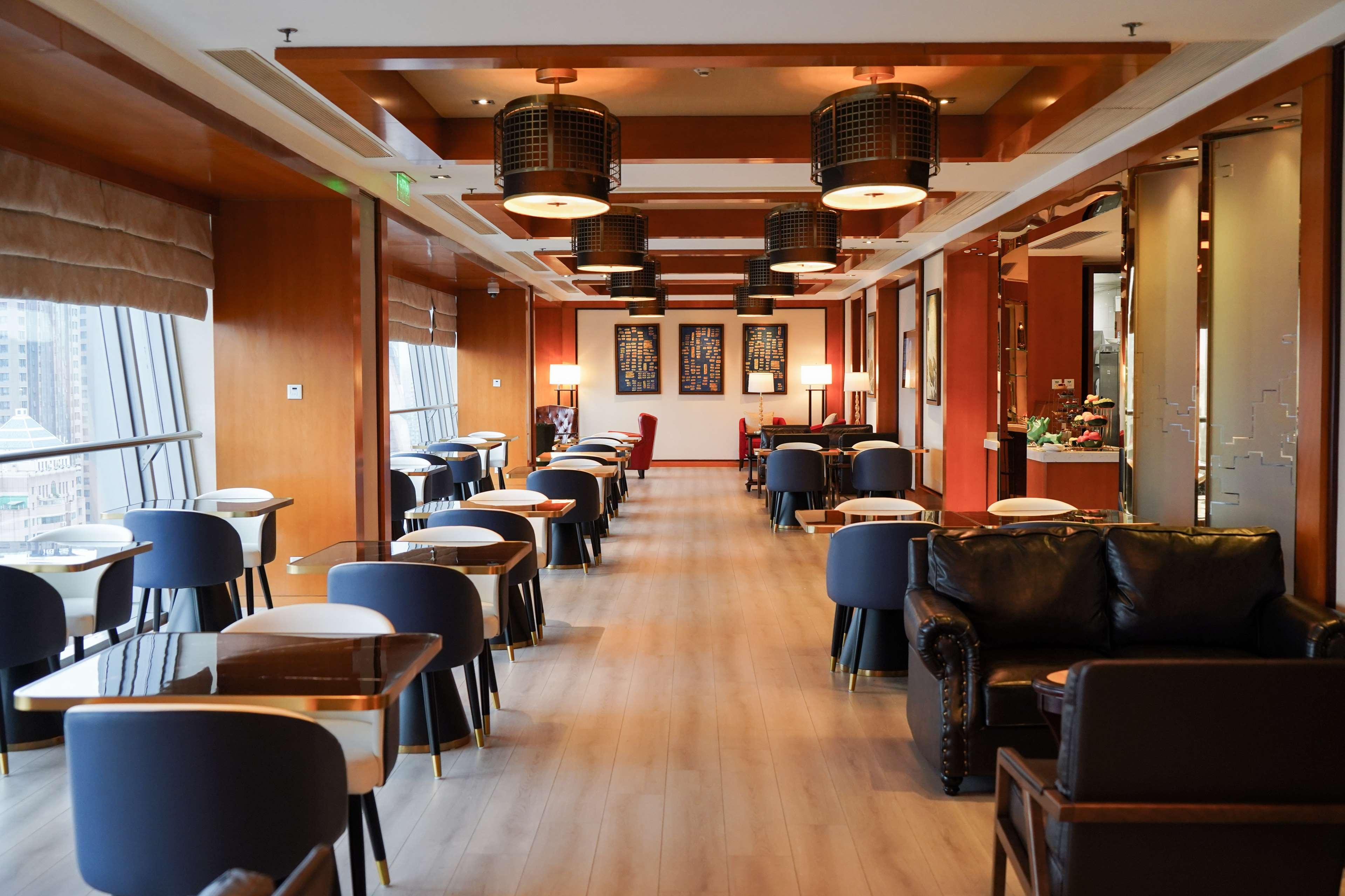 Double Club King Bed