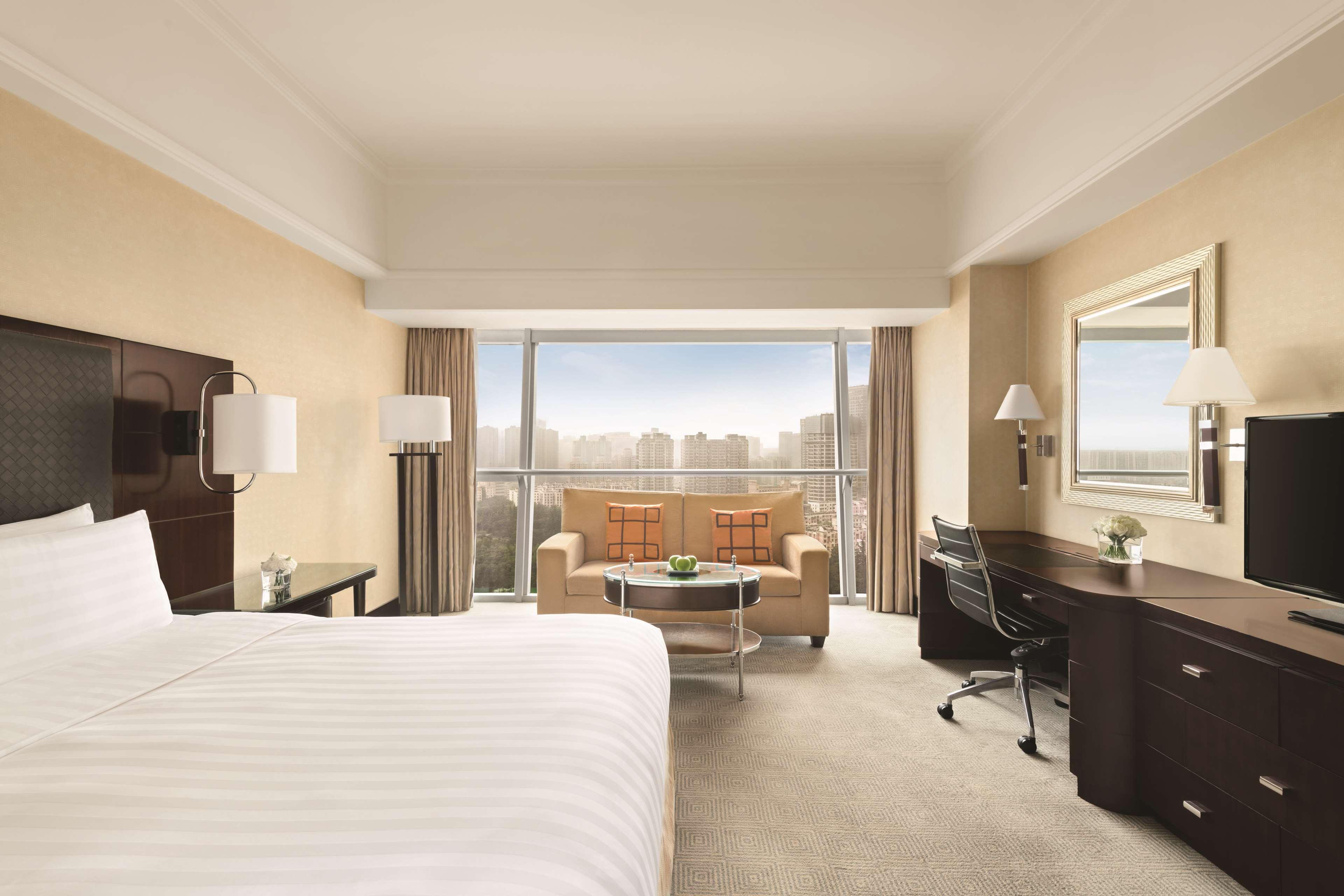 Double Deluxe King Bed