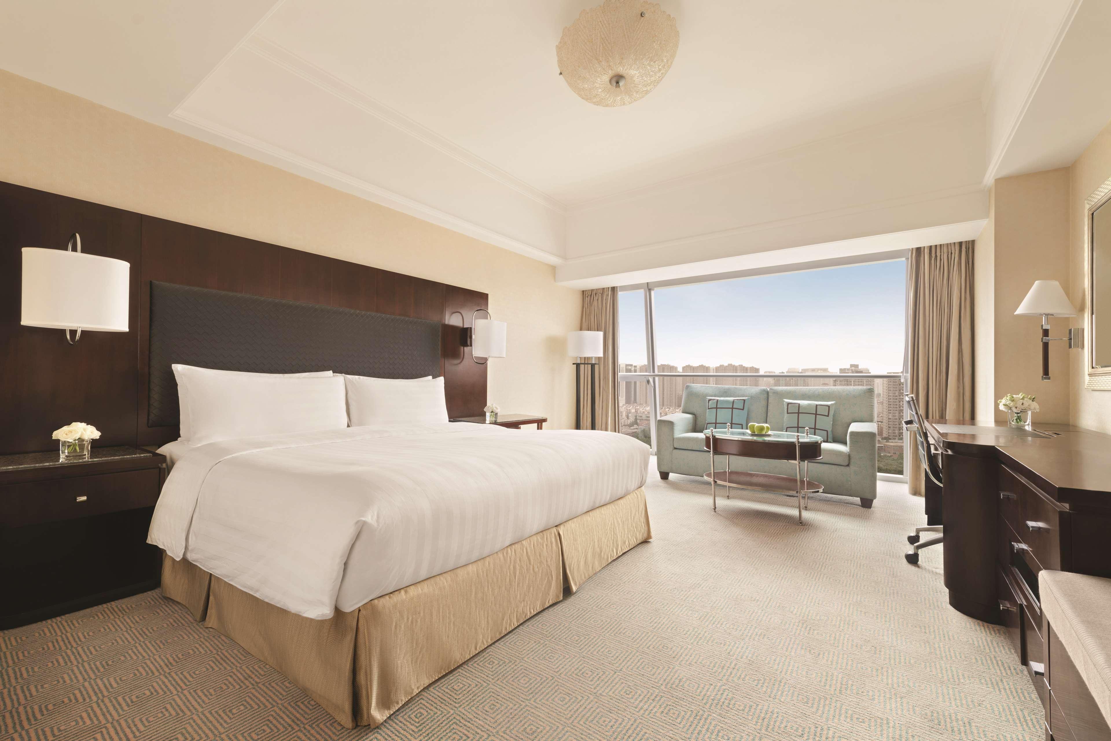 Double Club King Bed