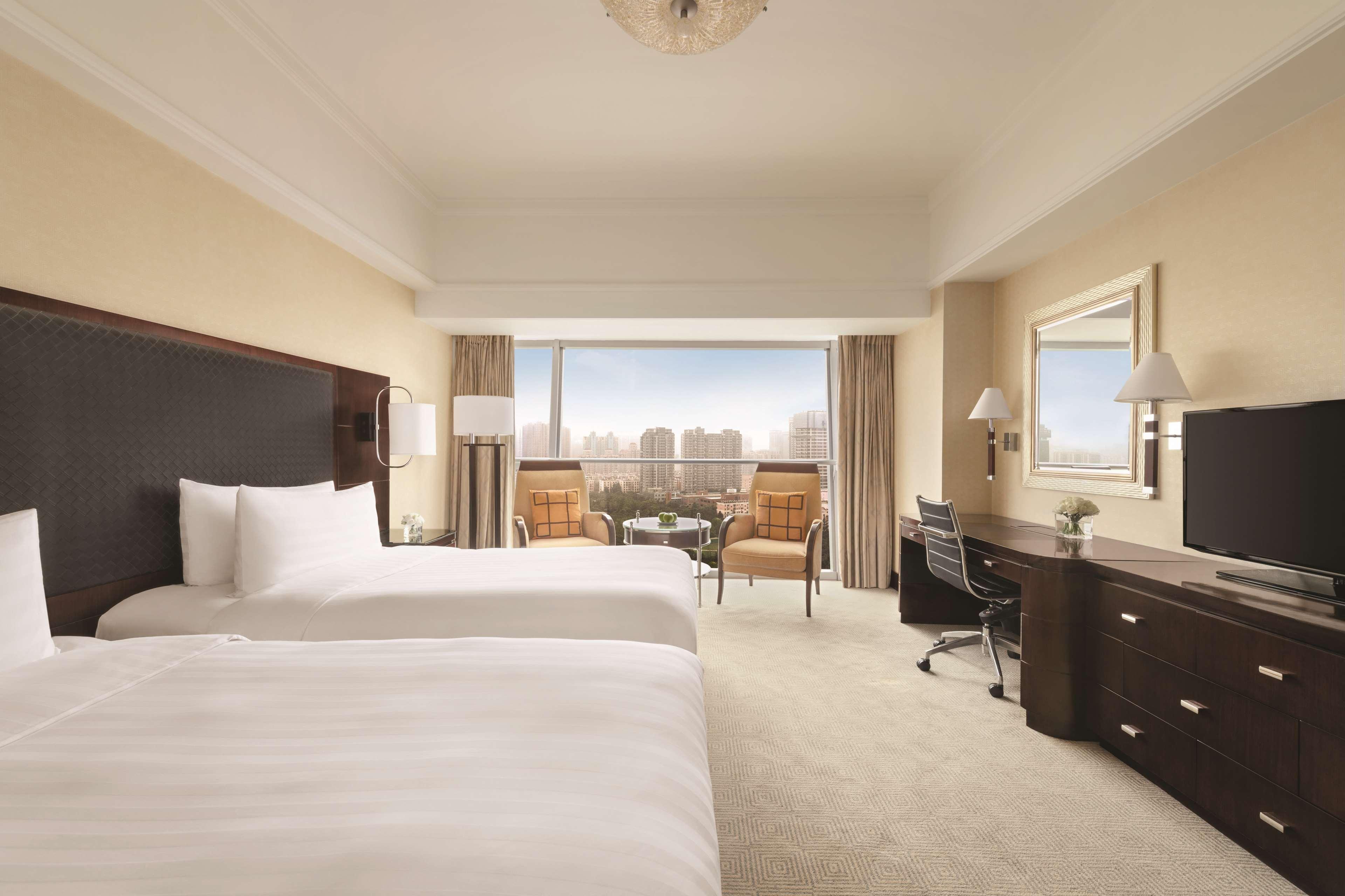 Double Deluxe King Bed