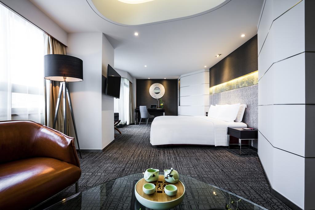 Junior Suite Executive King Bed