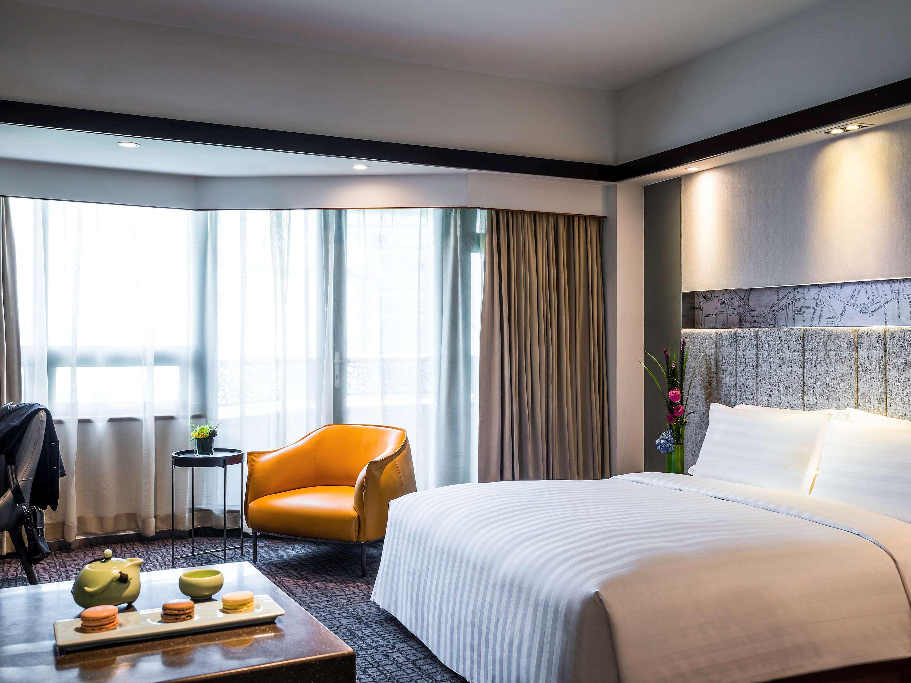 Double Deluxe City View King Bed