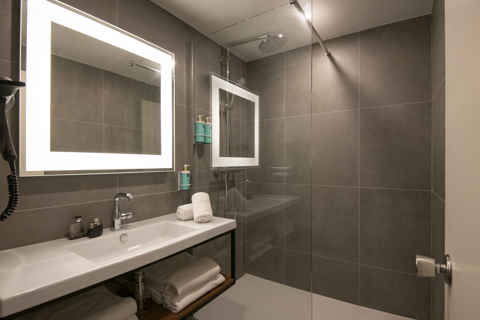 Double Classic Double Bed